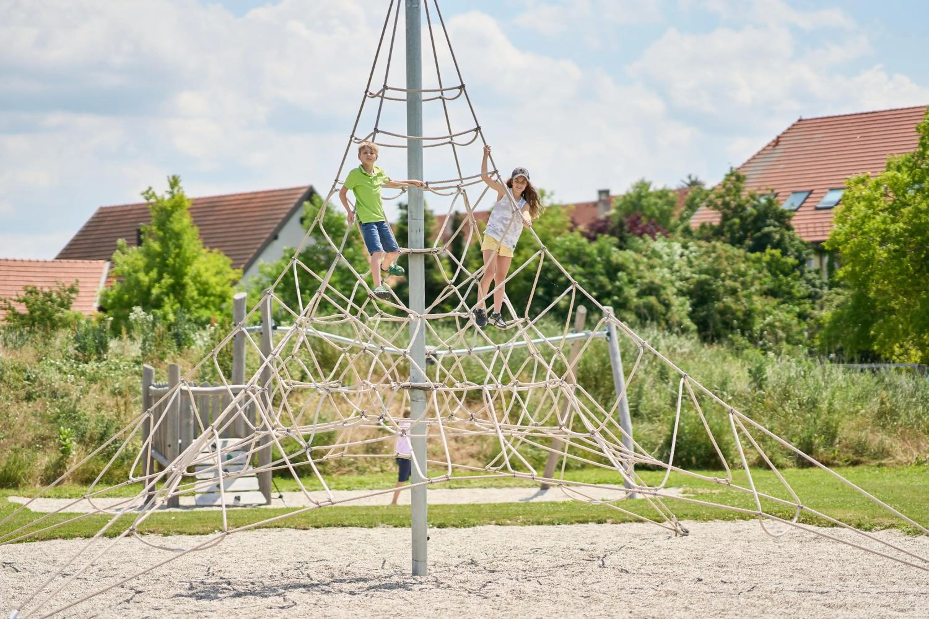Children play ground in ad vineas Gästehaus Nikolaihof-Hotel Garni