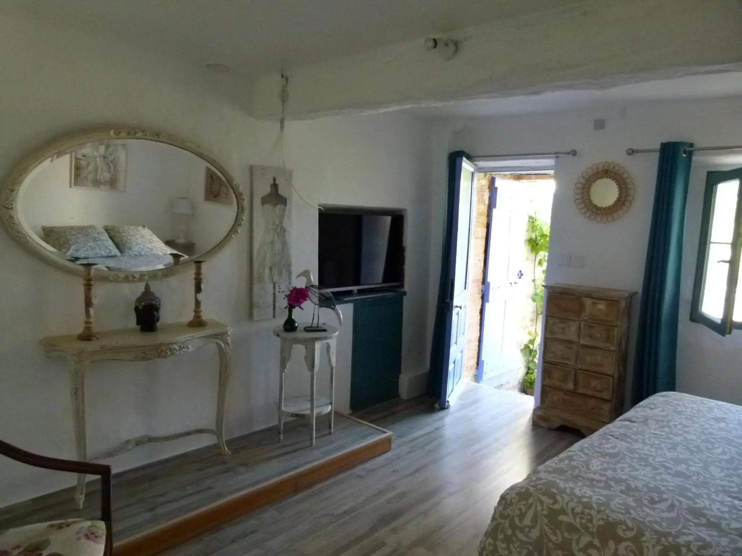 King Room with Garden View in chambre campagnarde King Room with Garden View in chambre campagnarde