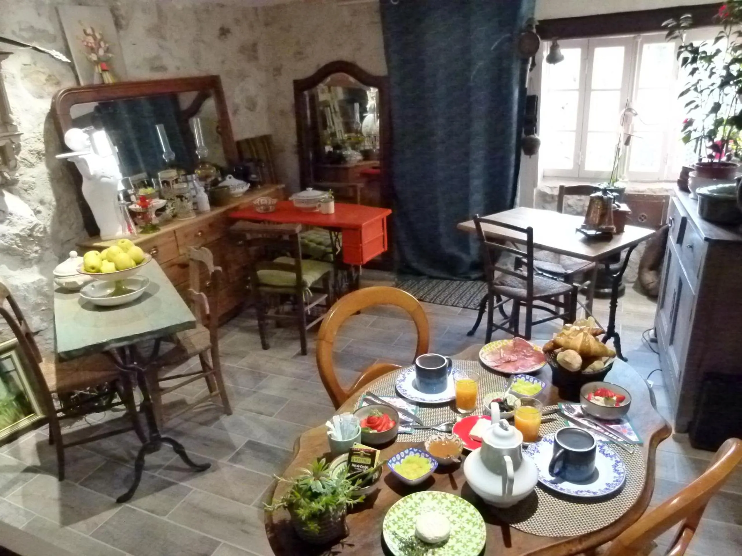 Restaurant/places to eat in chambre campagnarde