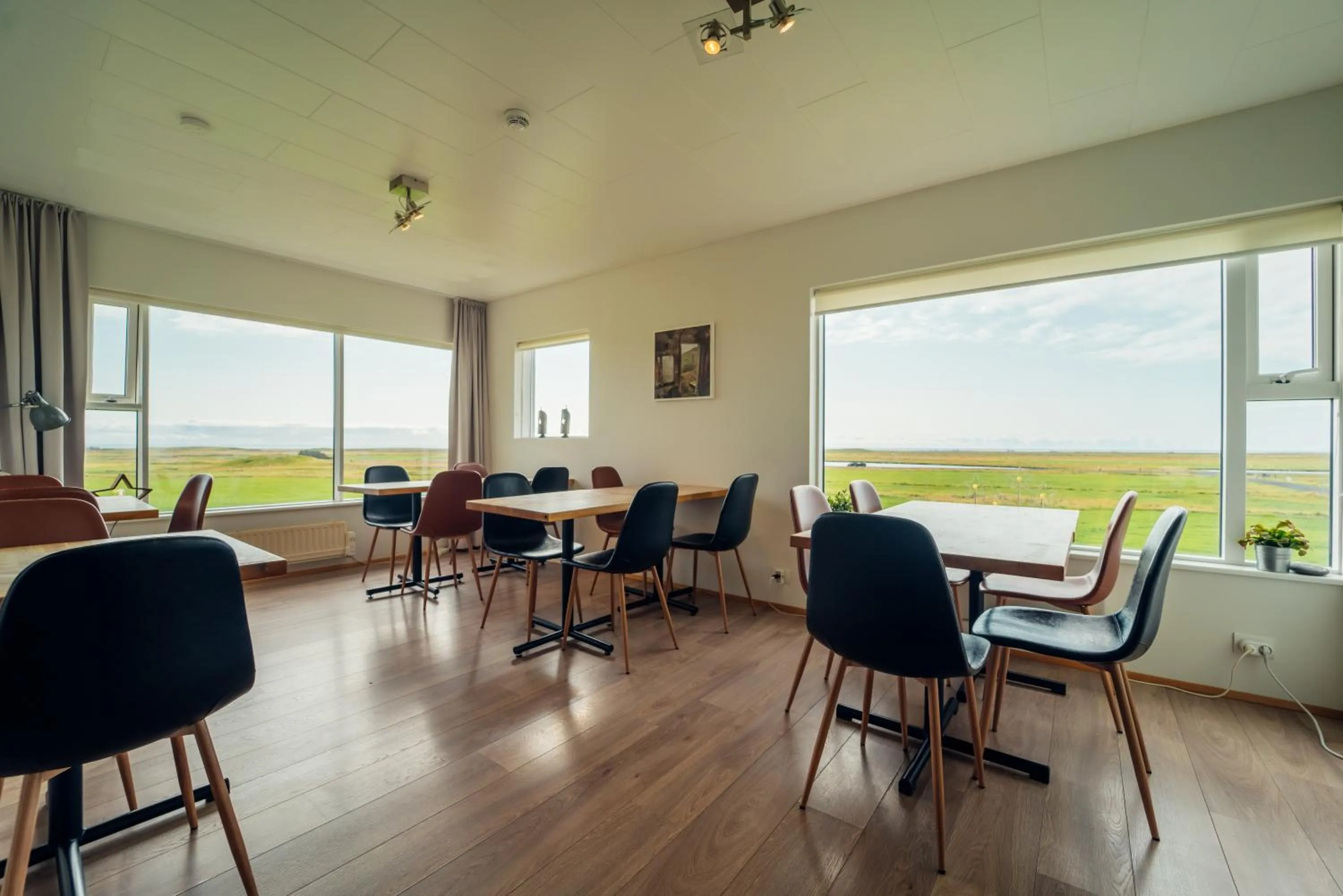 Communal lounge/ TV room in Farmhouse Lodge