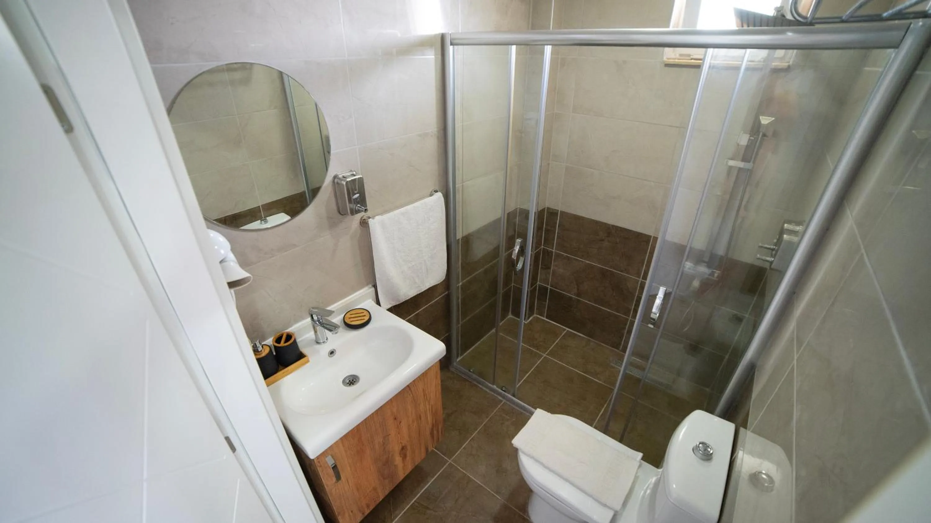 Shower in La Cactus Boutique Hotel