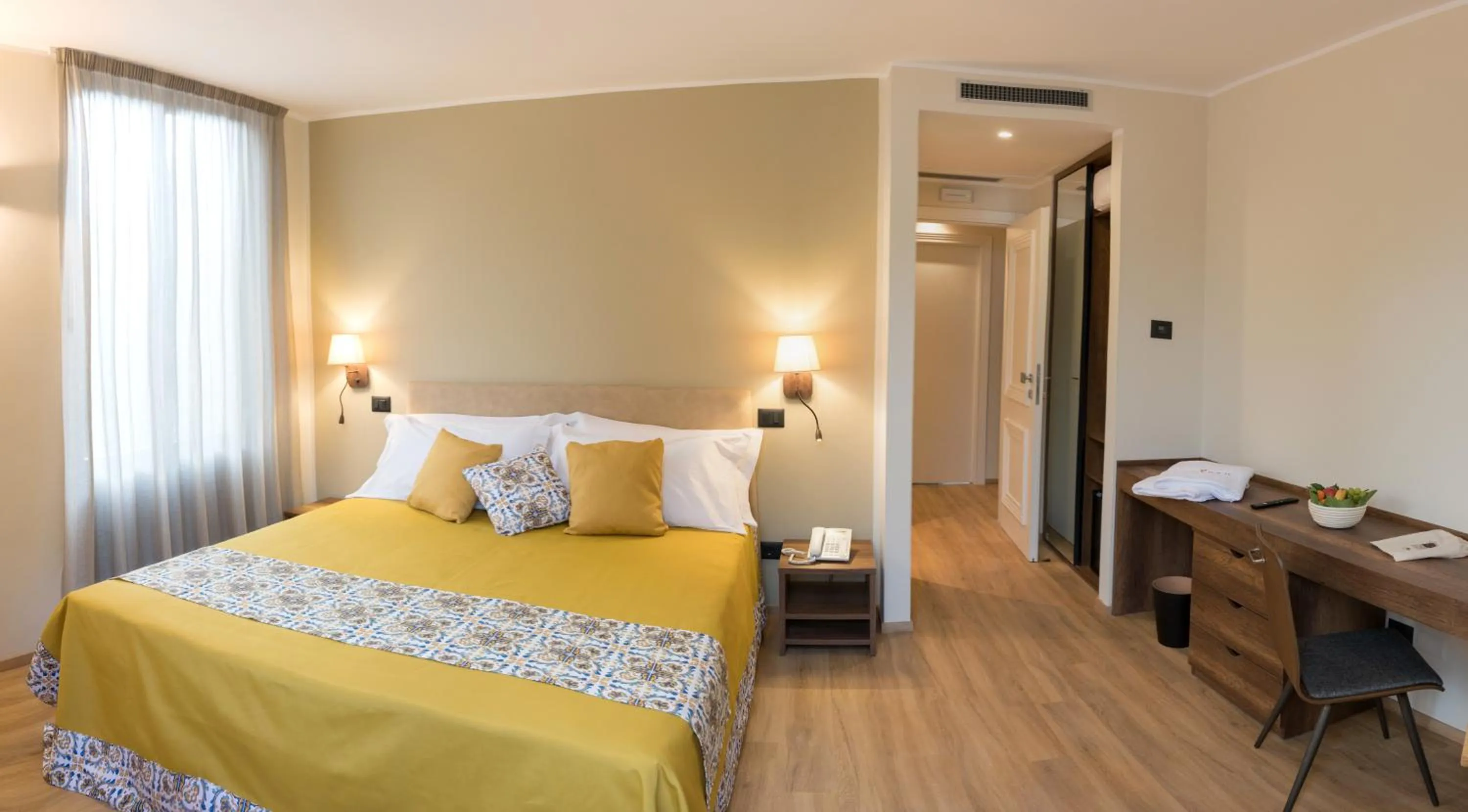 Photo of the whole room, Bed in Santoro Country House