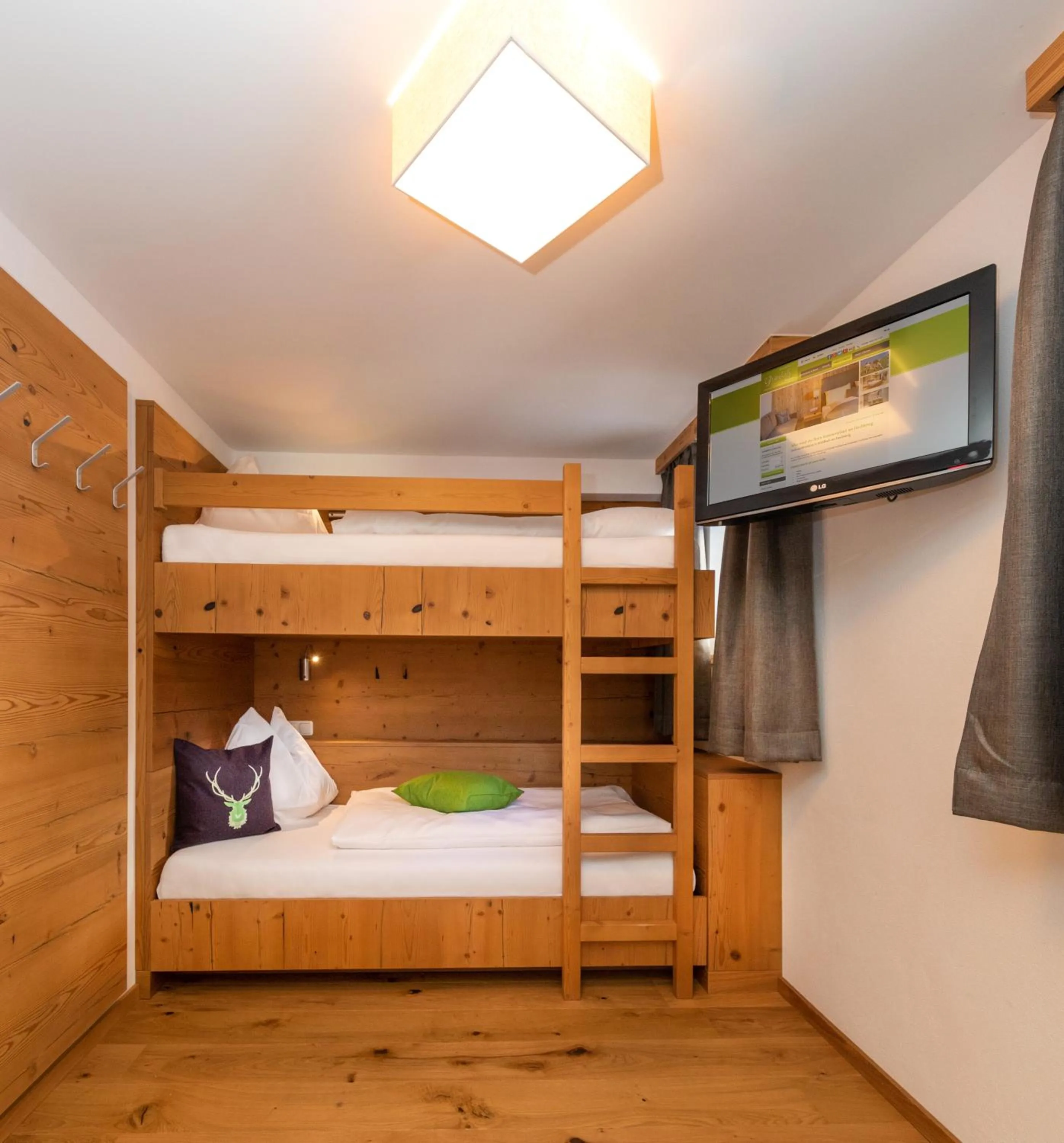 bunk bed, Bed in Das Grünholz Aparthotel