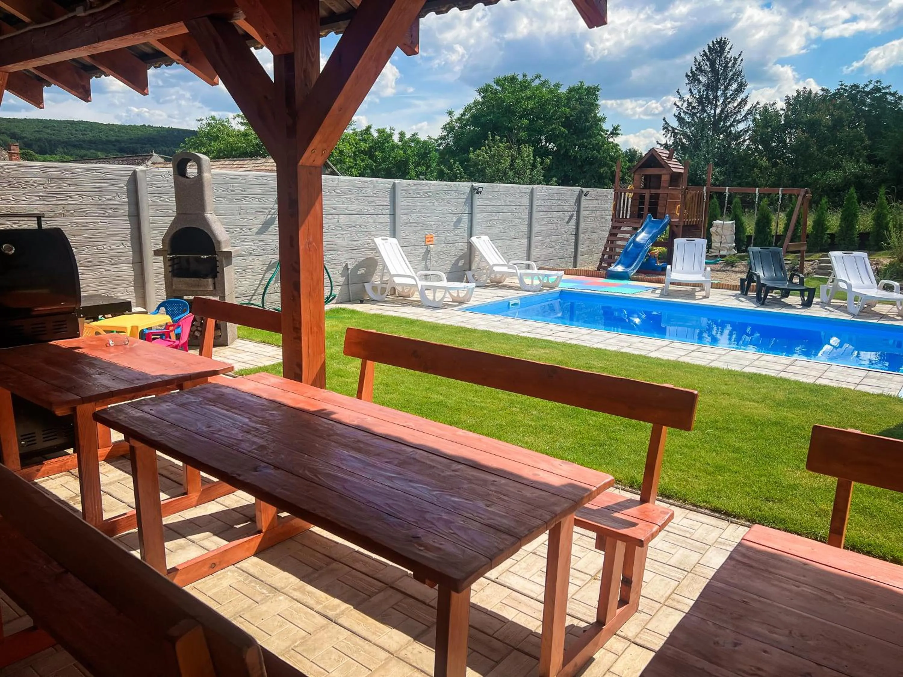 BBQ facilities in Rezidencia Podhájska