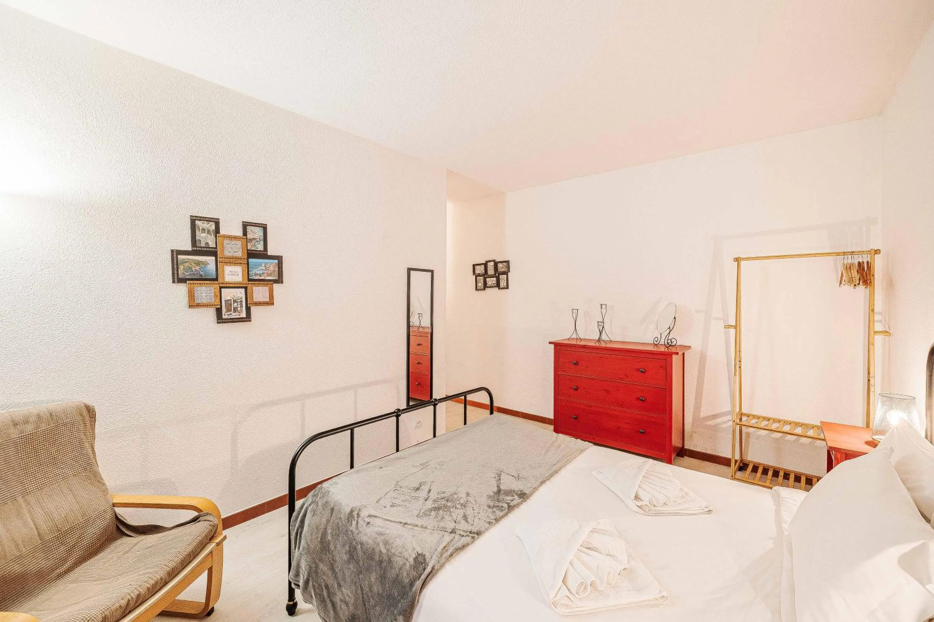 Bedroom, Bed in Casas da Biquinha