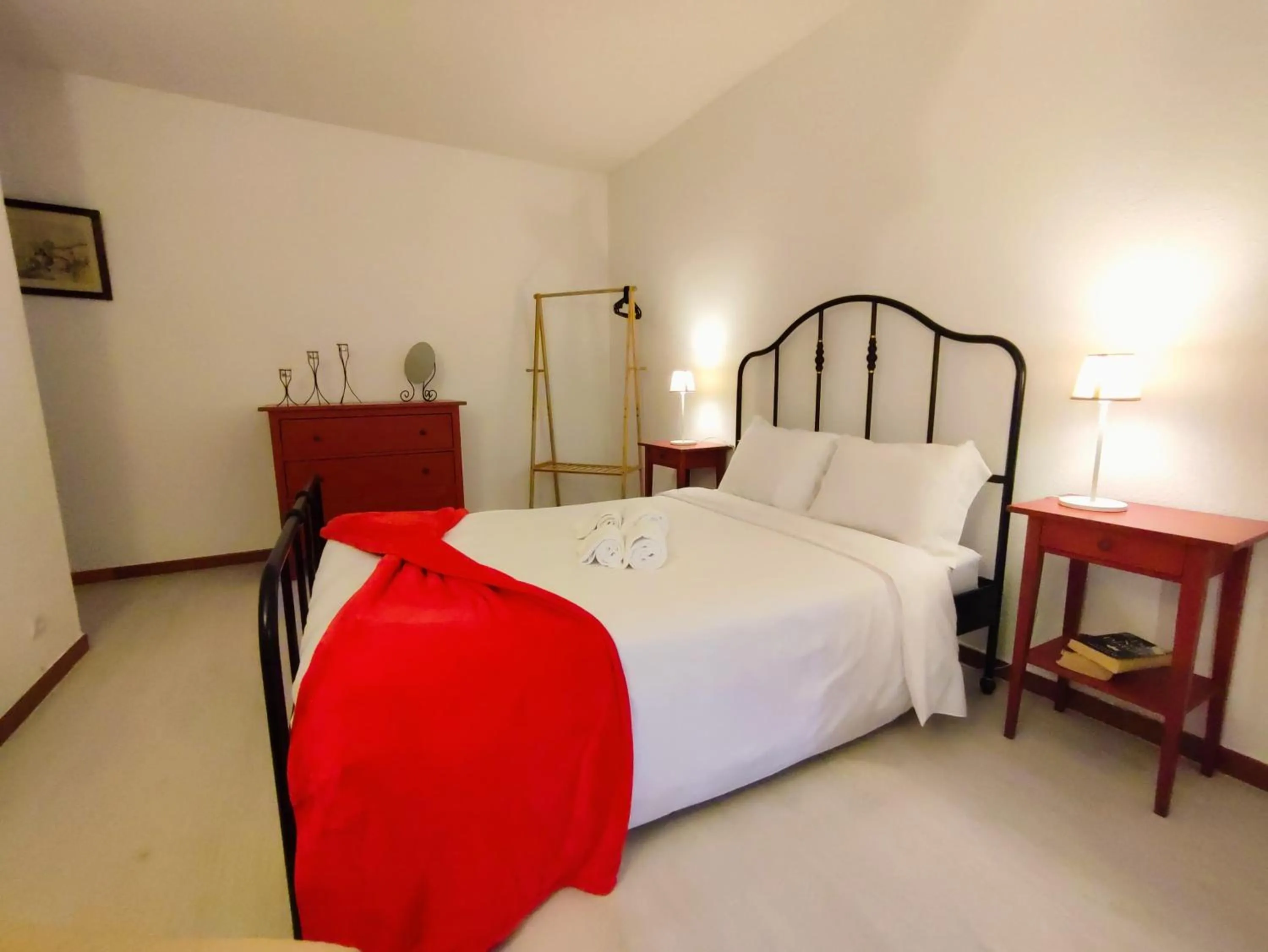 Bedroom, Bed in Casas da Biquinha