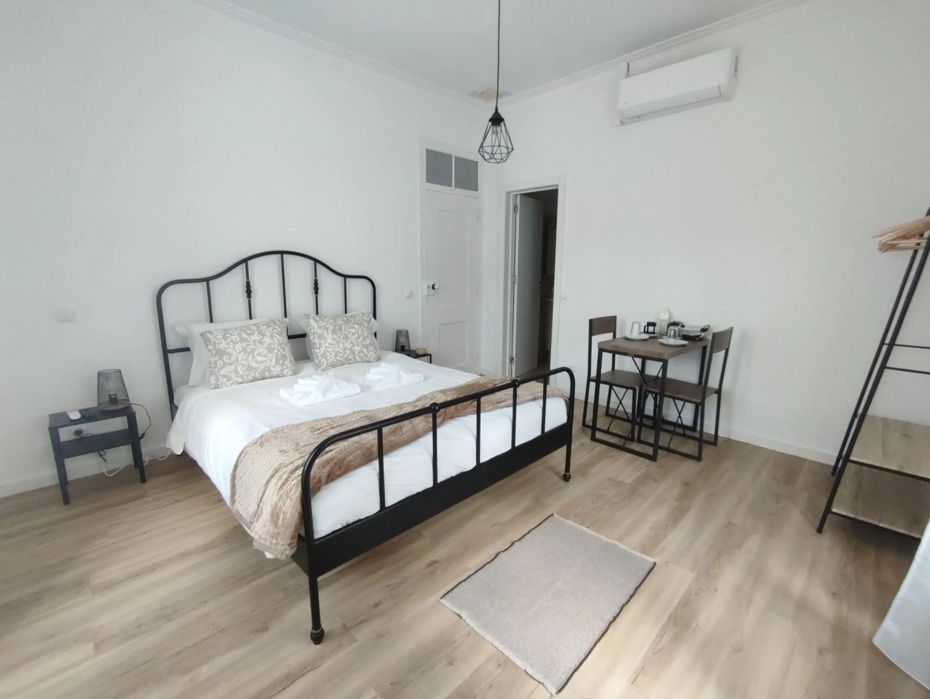 Bedroom, Bed in Casas da Biquinha