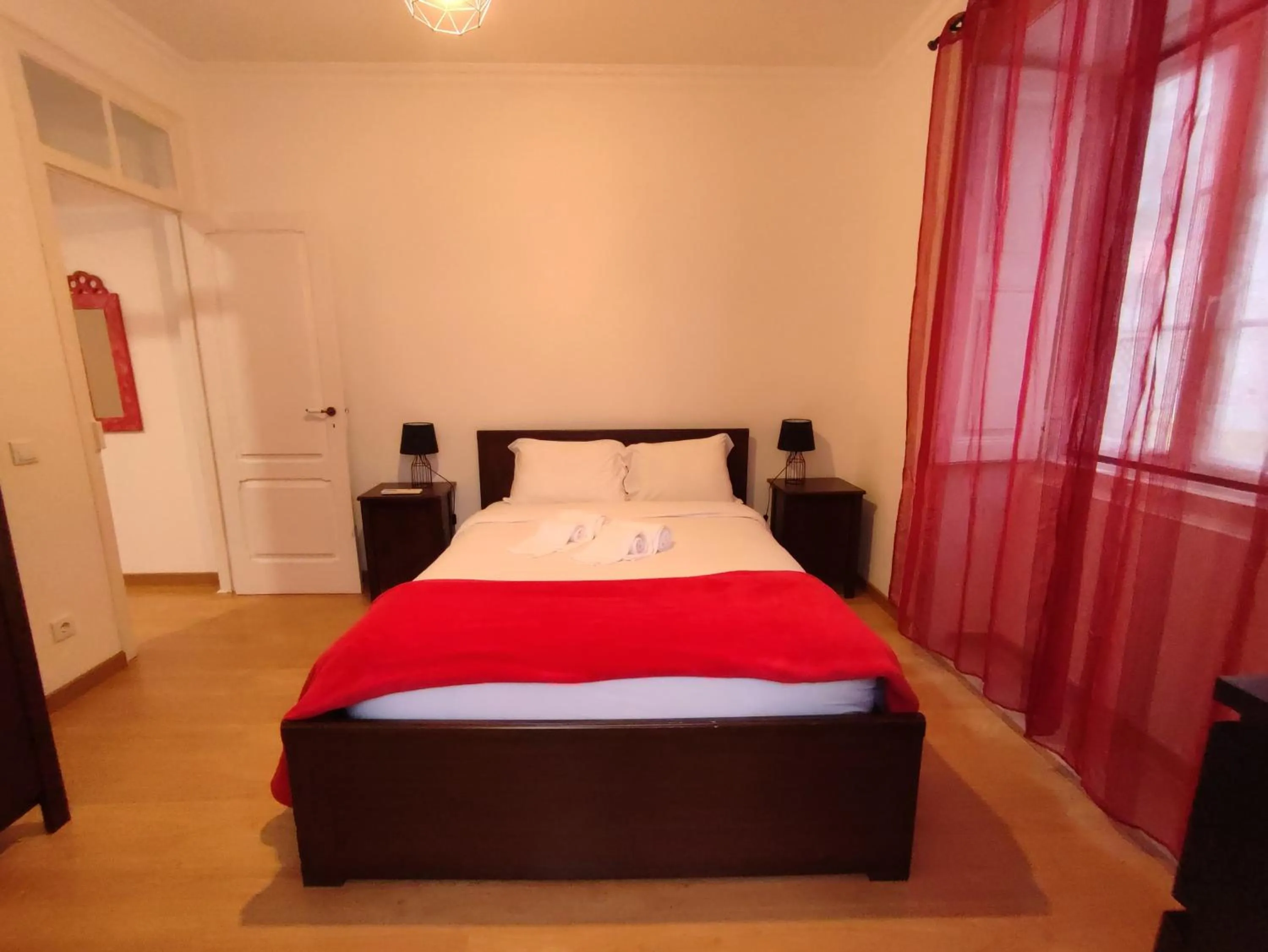 Bedroom, Bed in Casas da Biquinha