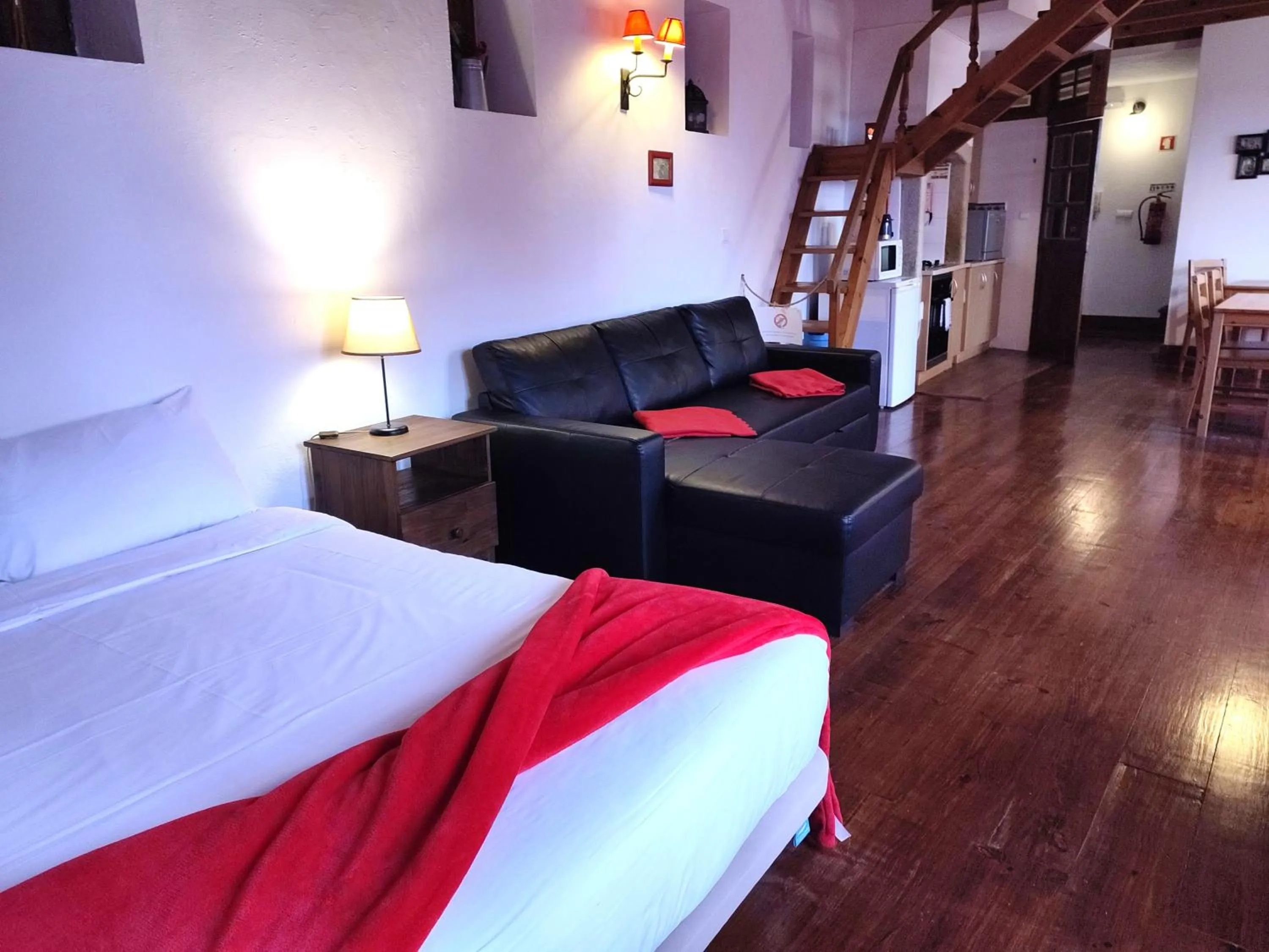 Living room, Bed in Casas da Biquinha