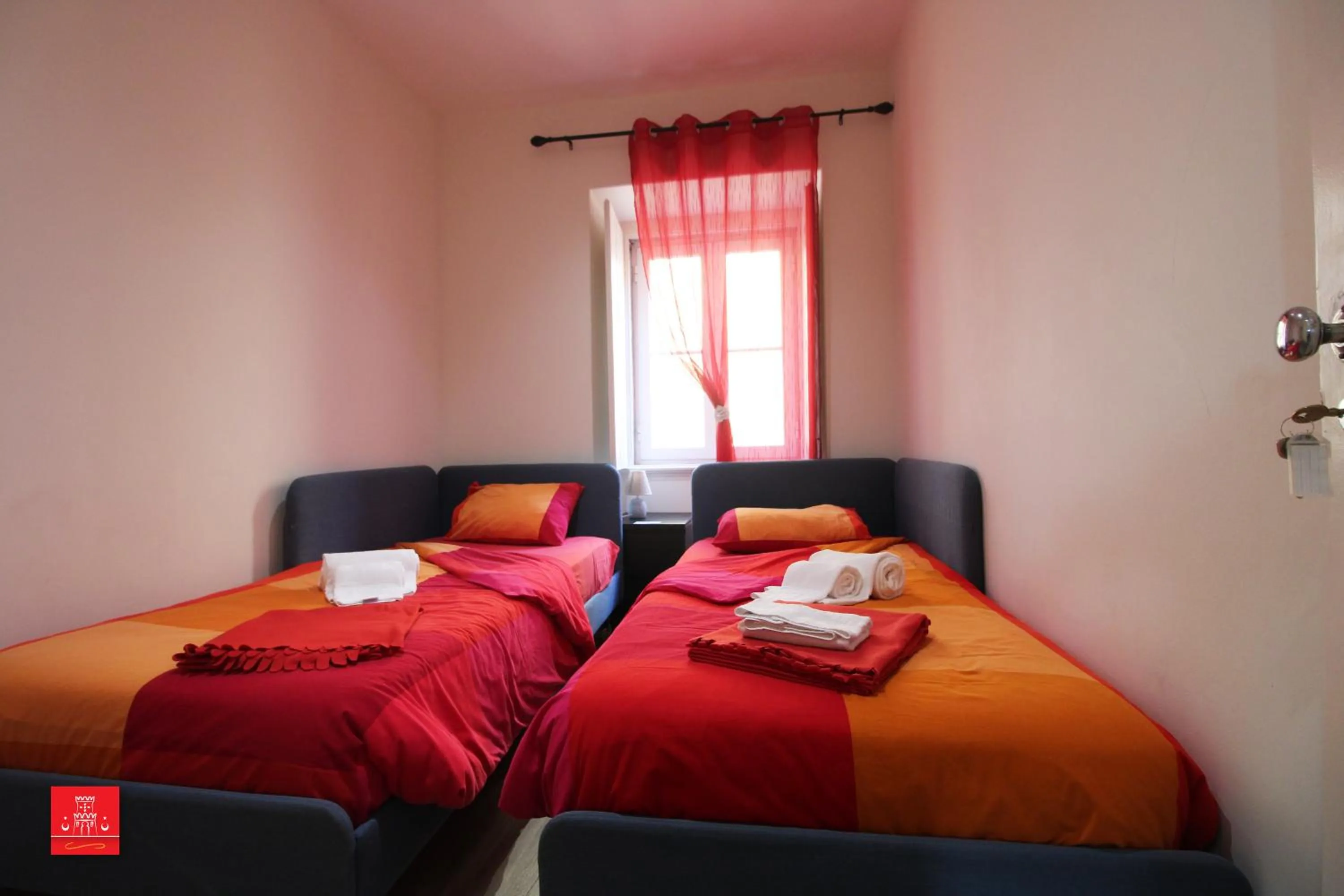 Bedroom, Bed in Casas da Biquinha
