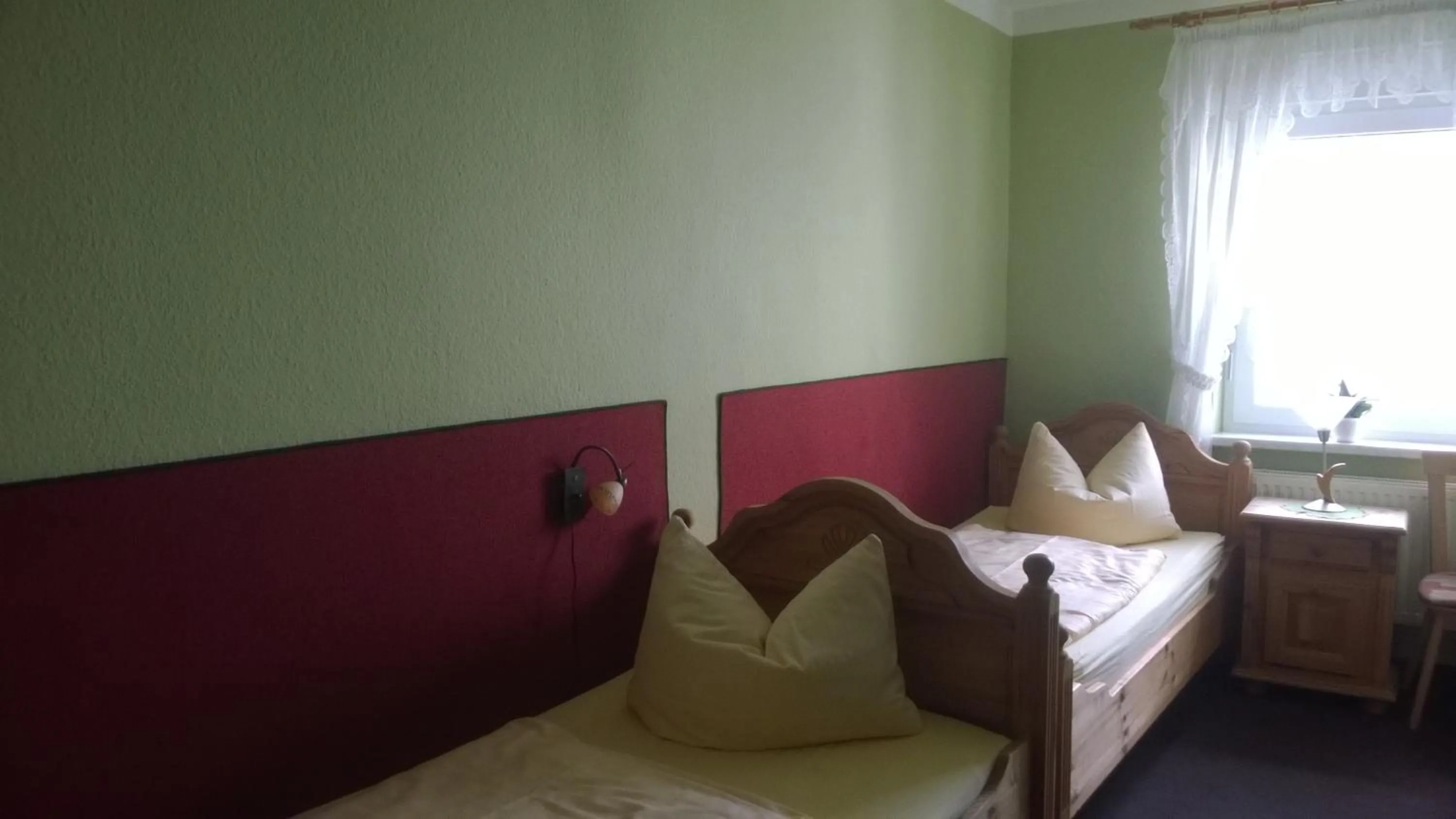 Photo of the whole room, Bed in Landhotel Weingut Schulze