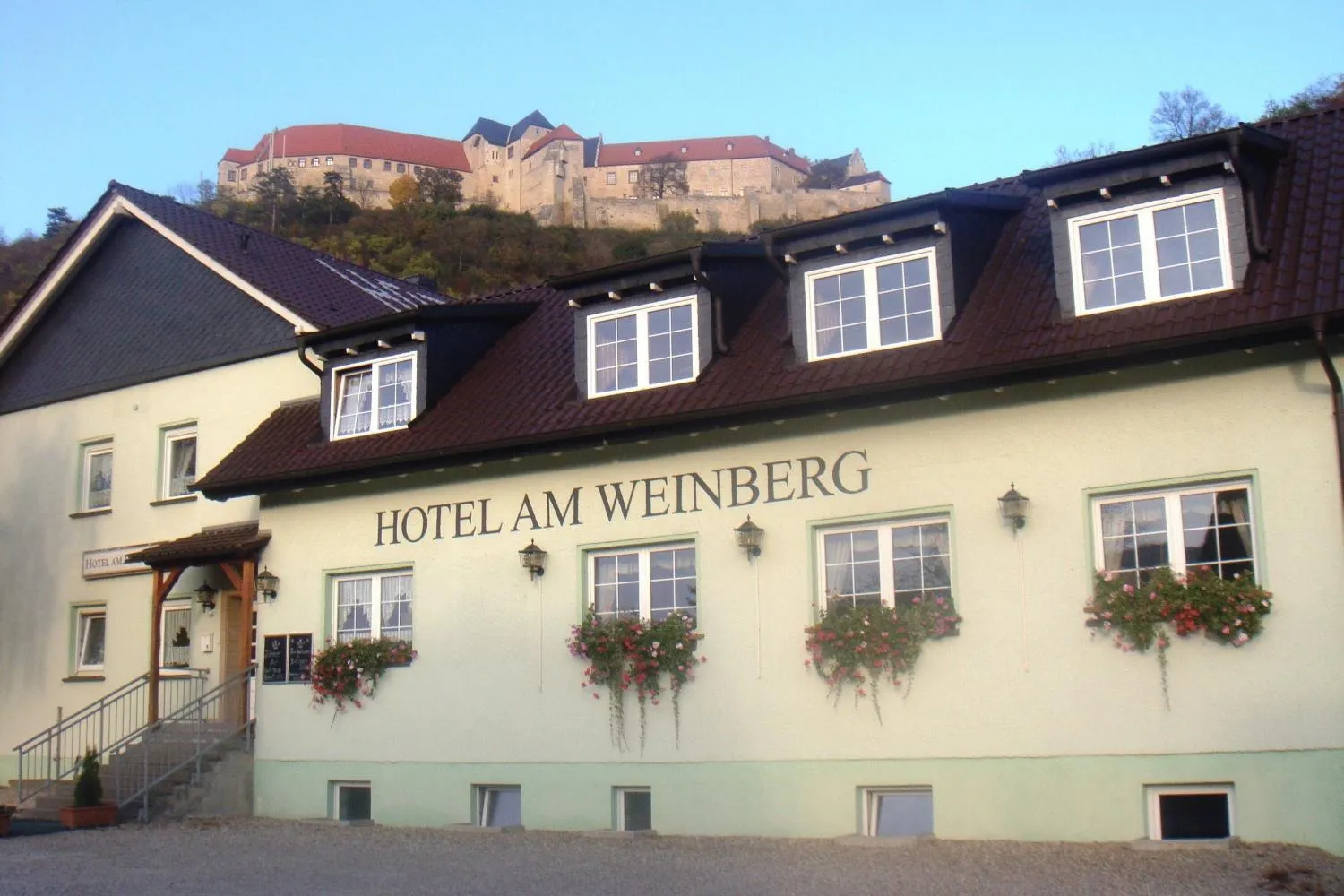 Facade/entrance in Landhotel Weingut Schulze