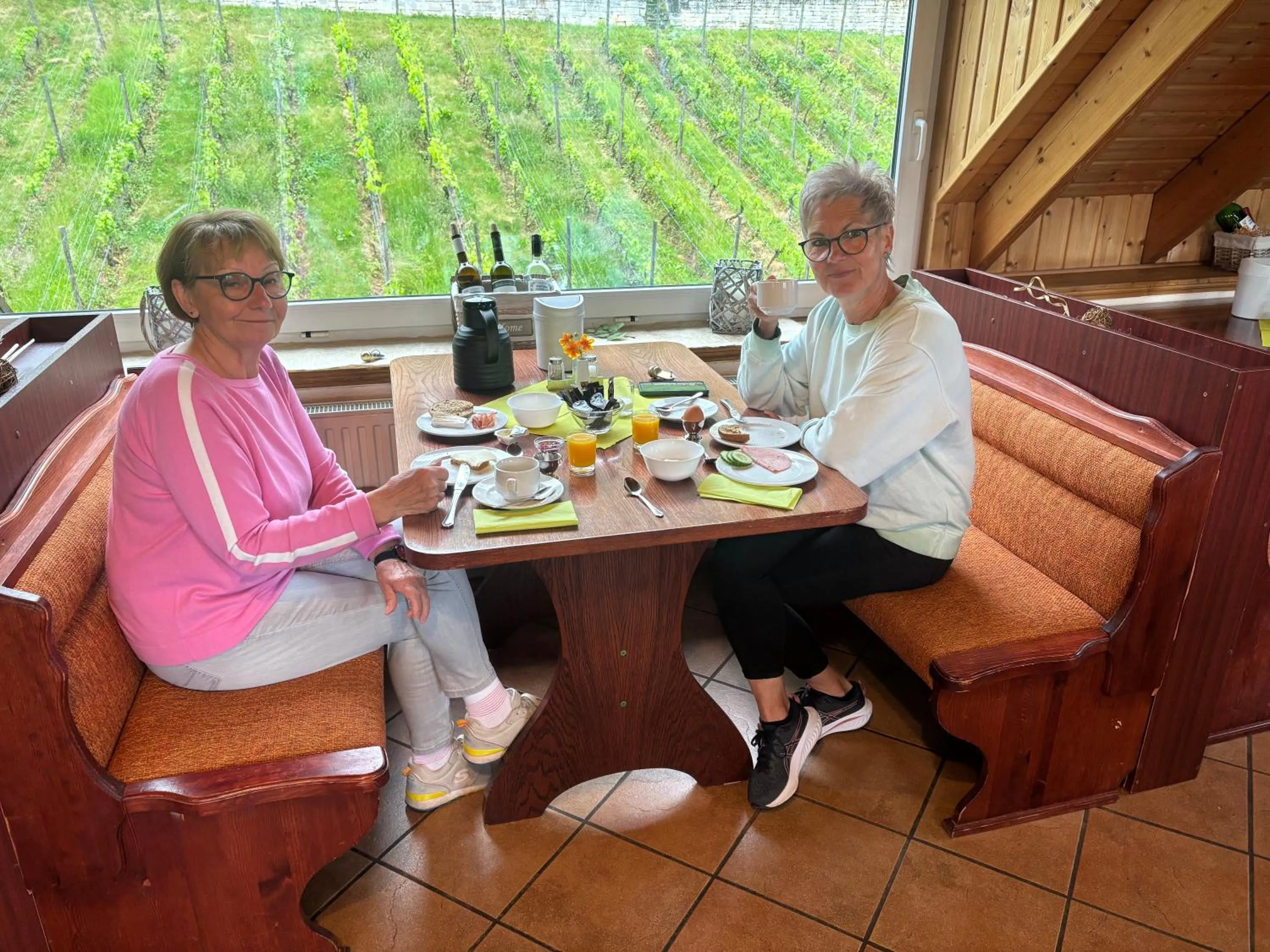 Restaurant/places to eat in Landhotel Weingut Schulze