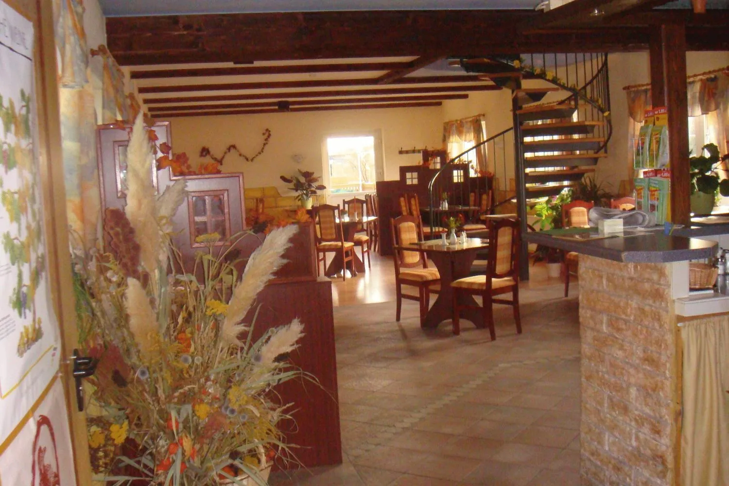 Restaurant/places to eat in Landhotel Weingut Schulze