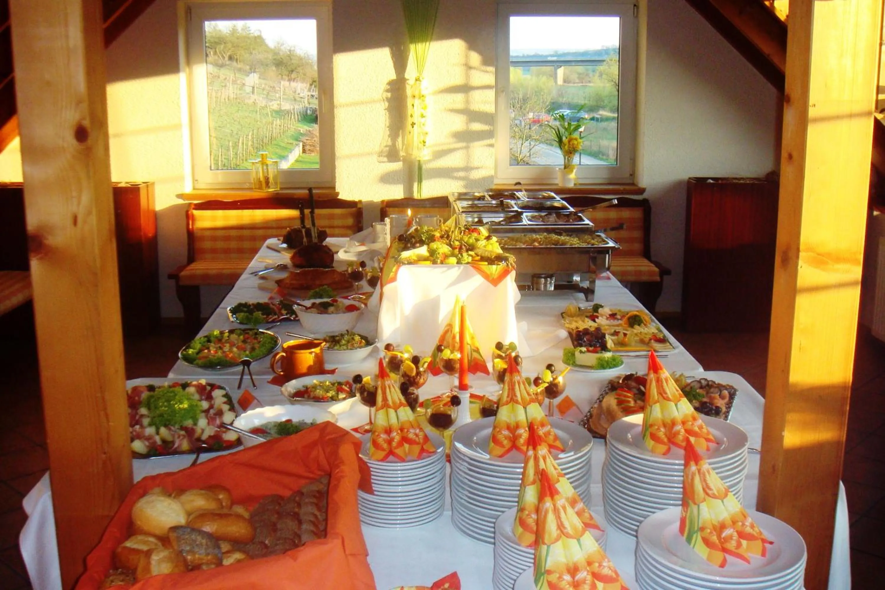 Restaurant/places to eat in Landhotel Weingut Schulze