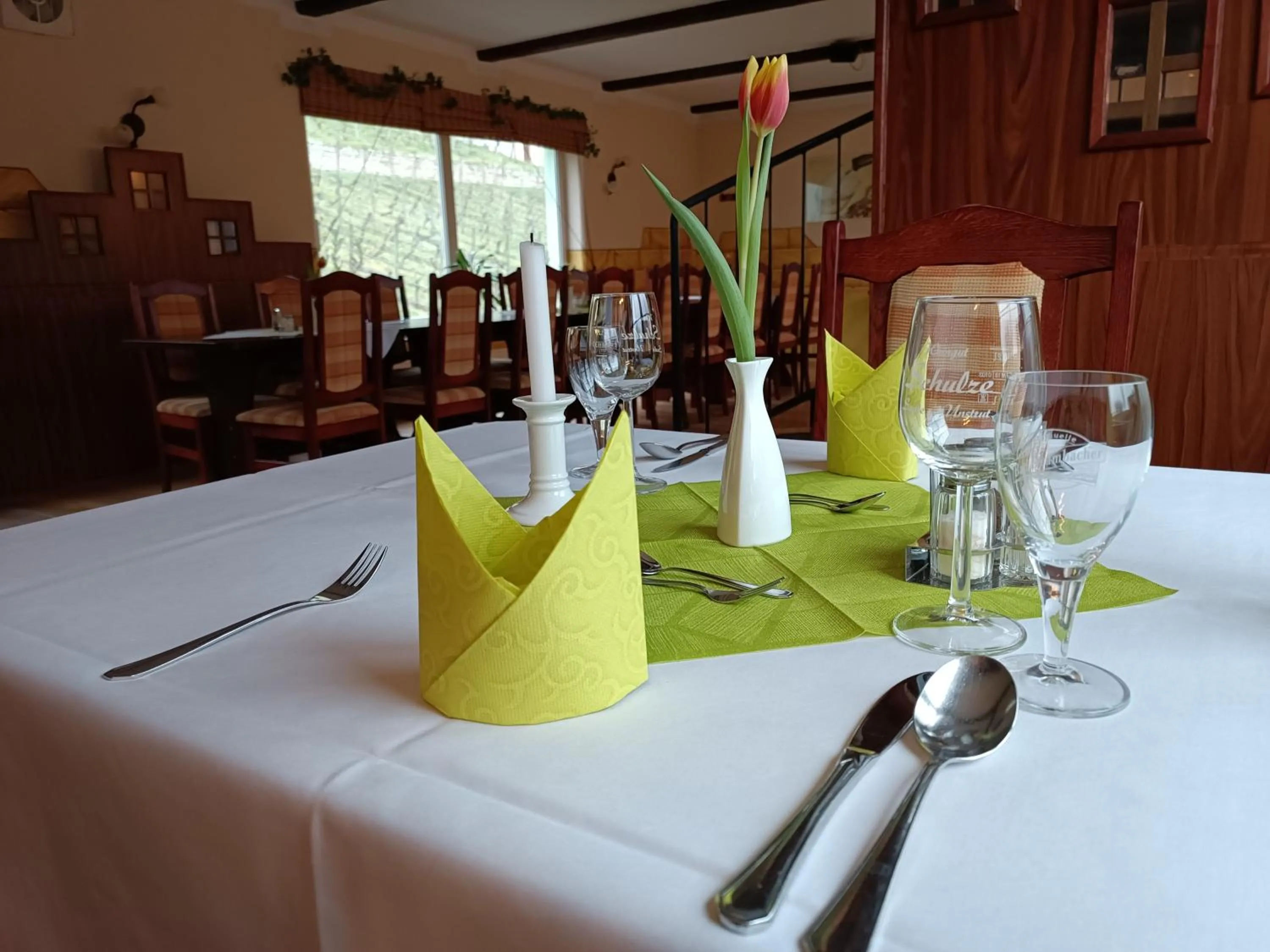 Restaurant/places to eat in Landhotel Weingut Schulze
