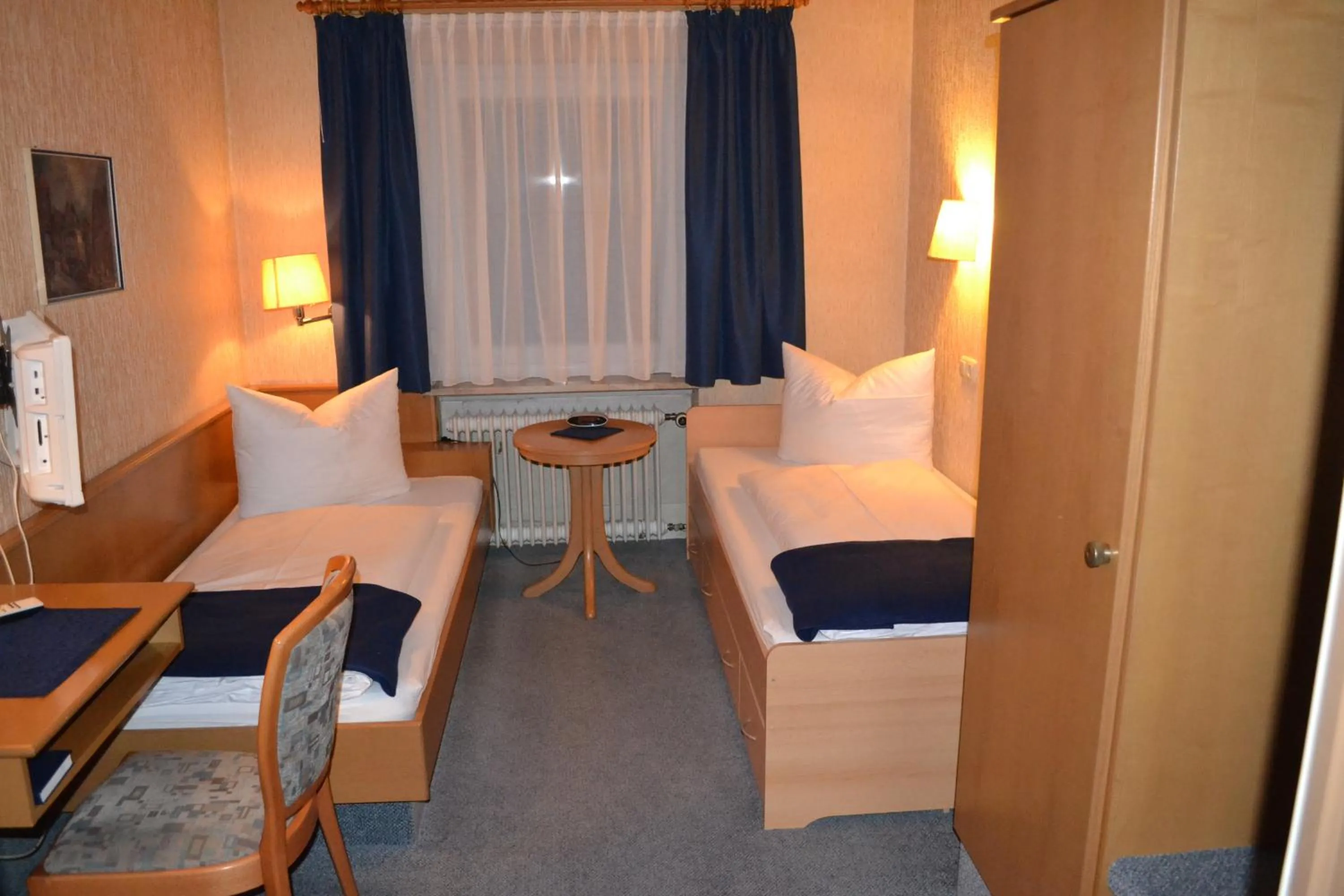 Bedroom, Bed in Hotel Walfisch
