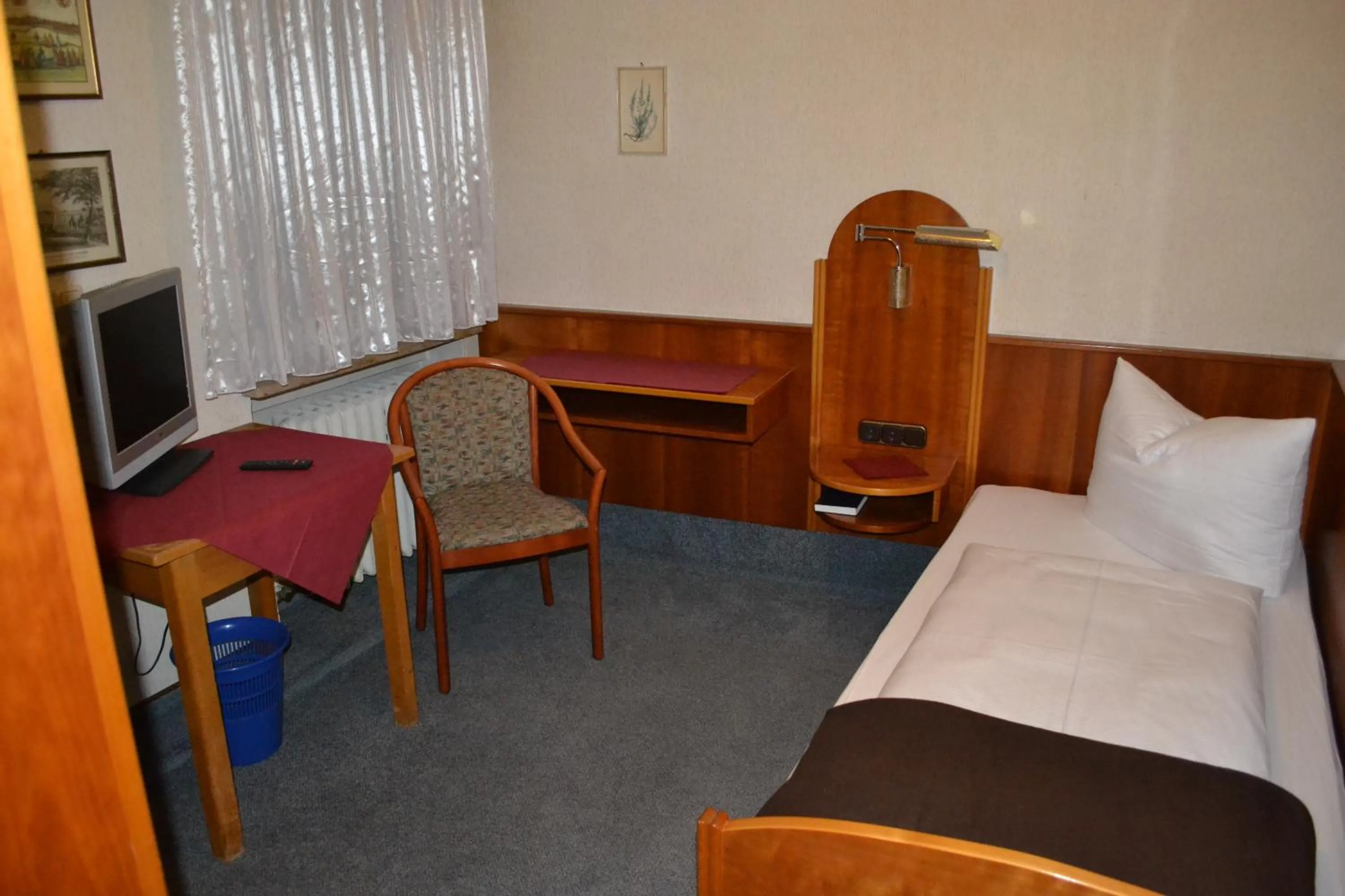 Bedroom, Bed in Hotel Walfisch