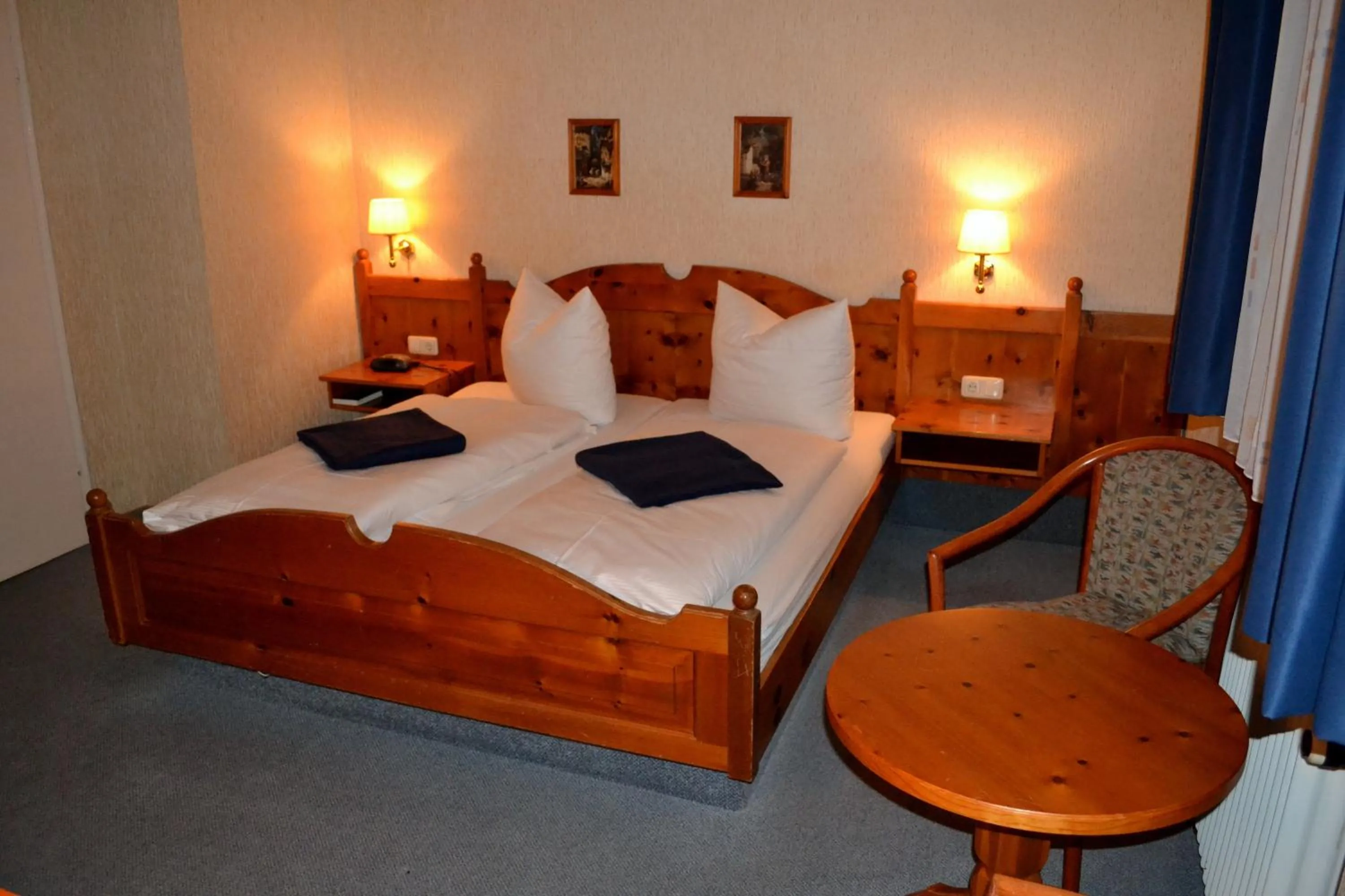 Bedroom, Bed in Hotel Walfisch