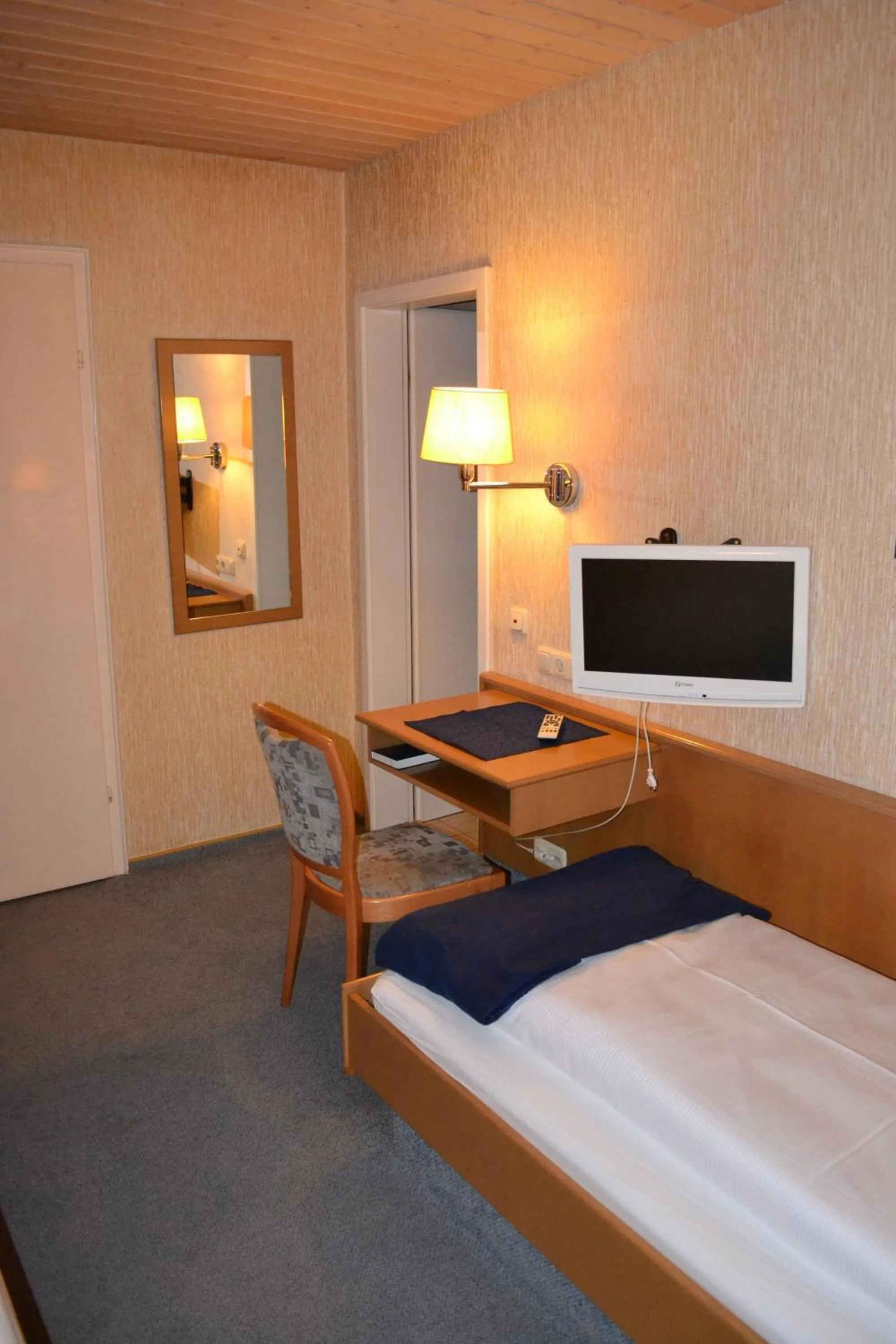 Bedroom, Bed in Hotel Walfisch