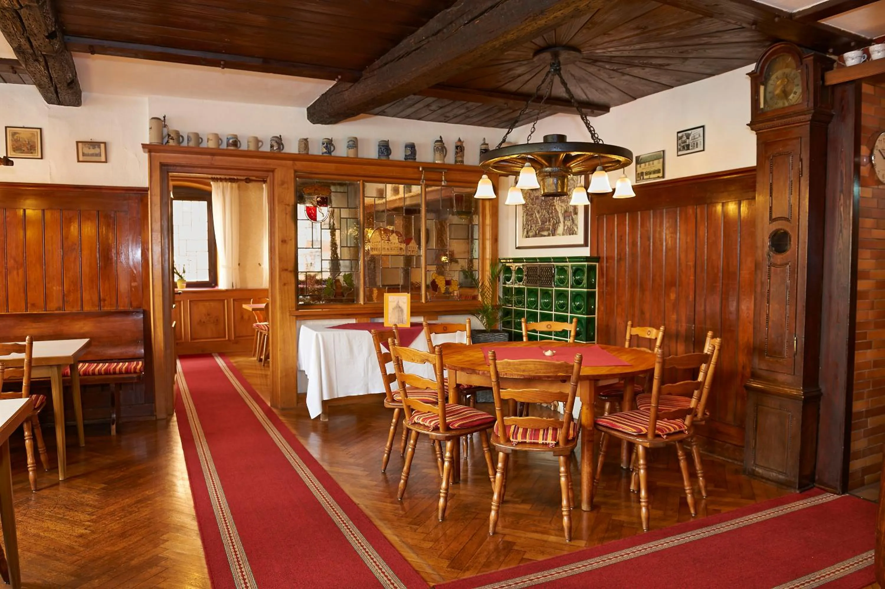 Restaurant/places to eat in Hotel Walfisch