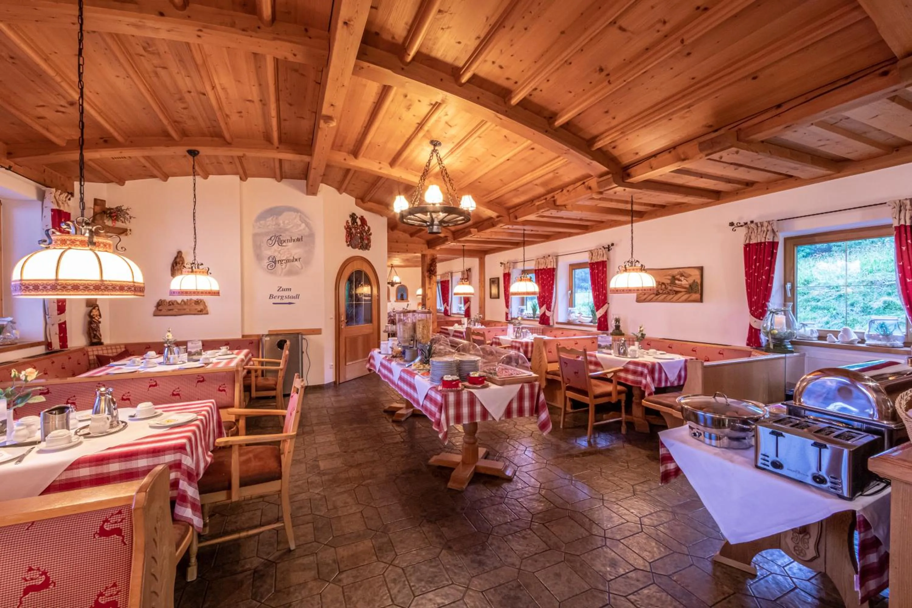 Breakfast in Alpenhotel Bergzauber