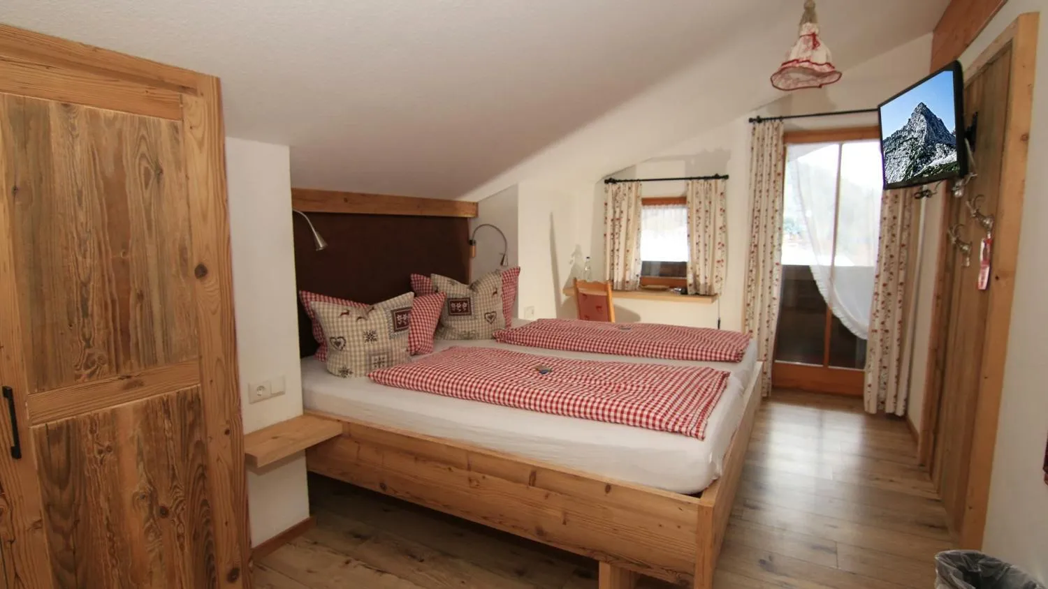 Bed in Alpenhotel Bergzauber