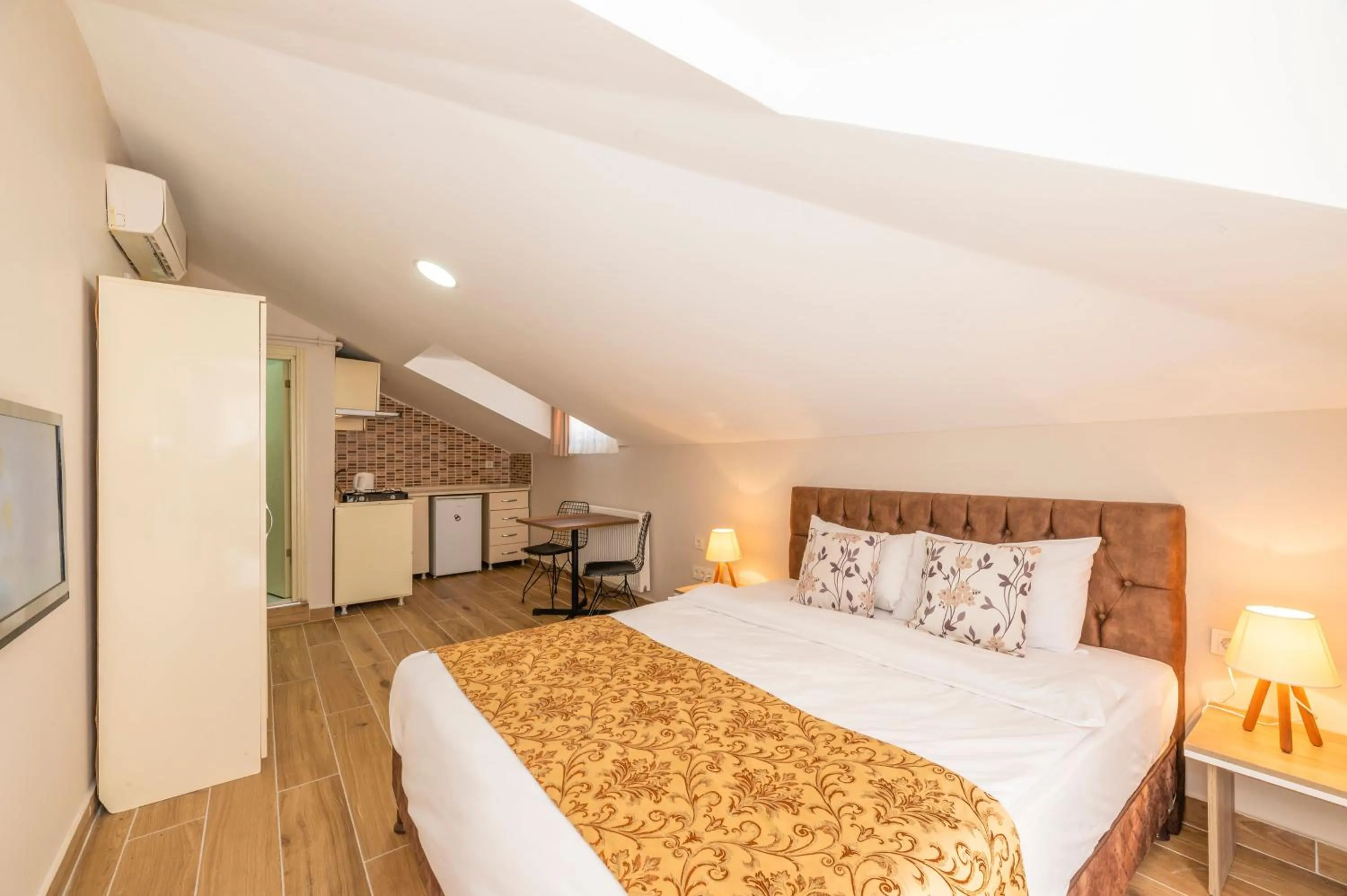 Bed in Marida Residence - Istanbul Taksim