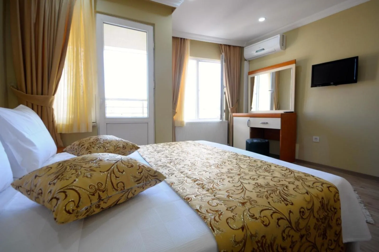 Bed in Marida Residence - Istanbul Taksim