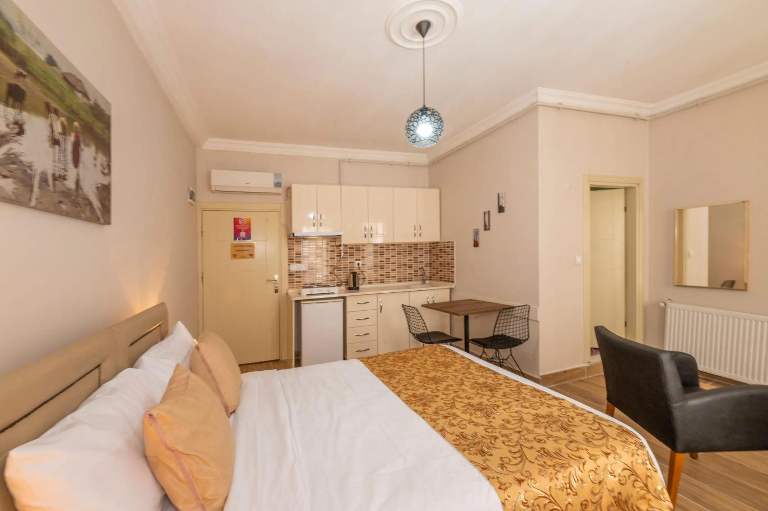 Photo of the whole room, Bed in Marida Residence - Istanbul Taksim