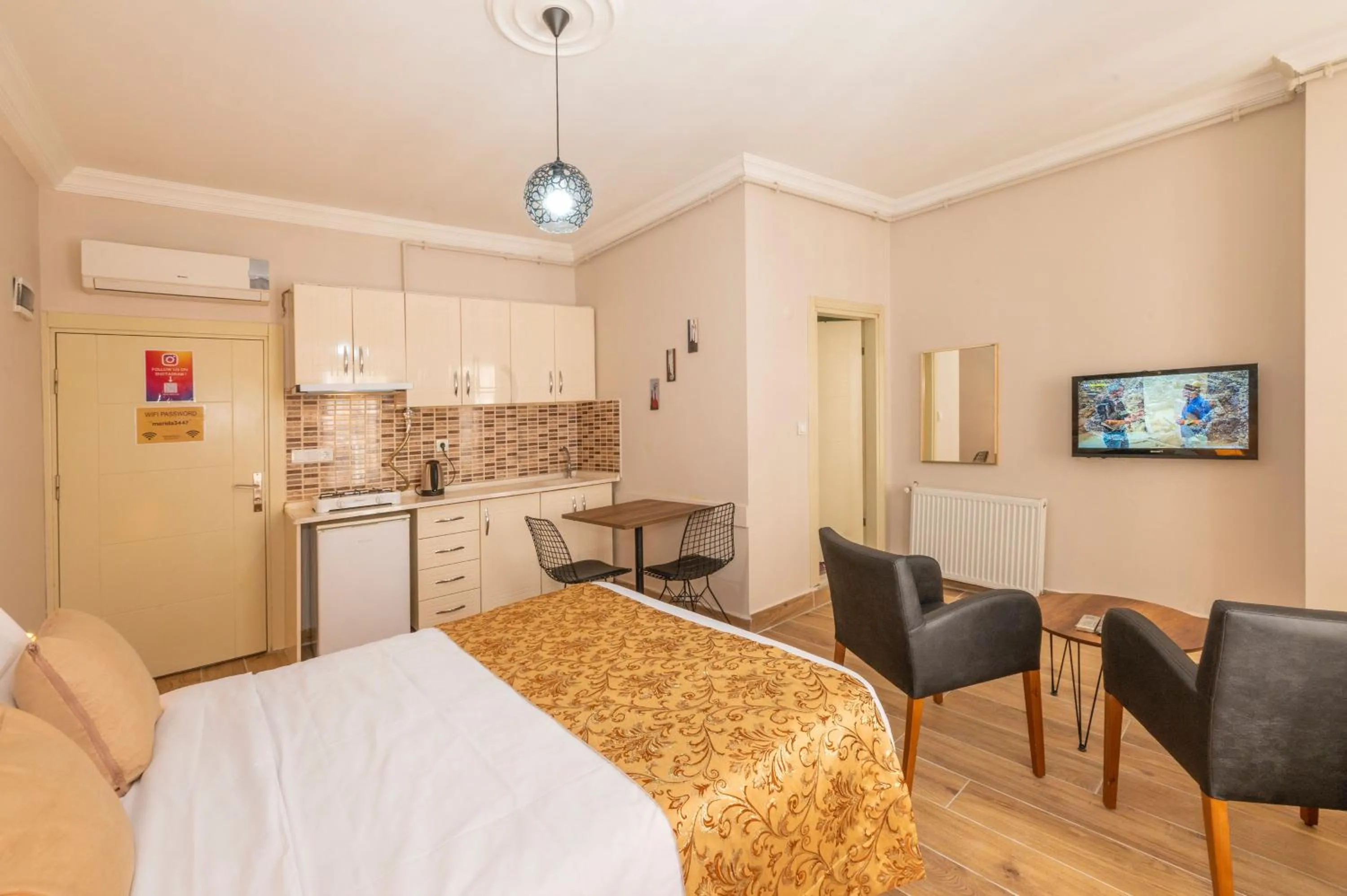 Photo of the whole room, Bed in Marida Residence - Istanbul Taksim