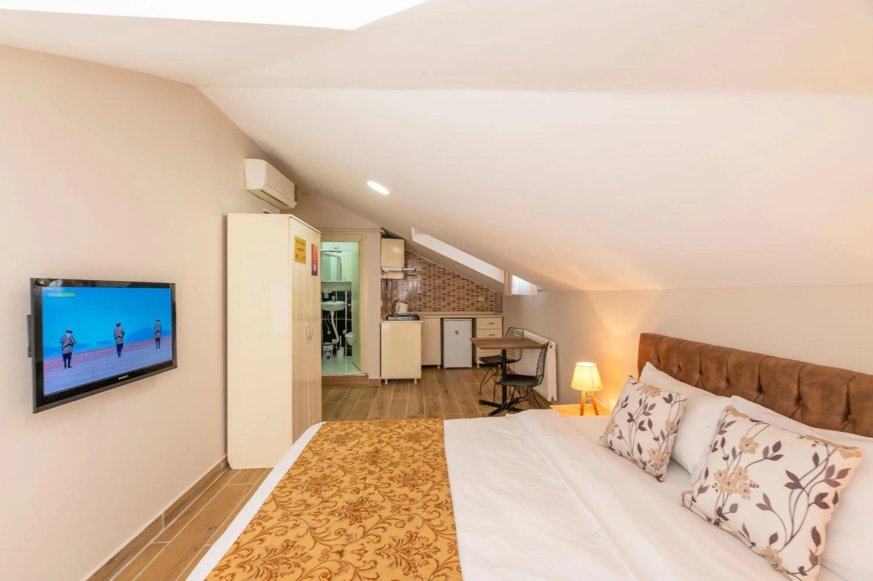 Bed in Marida Residence - Istanbul Taksim