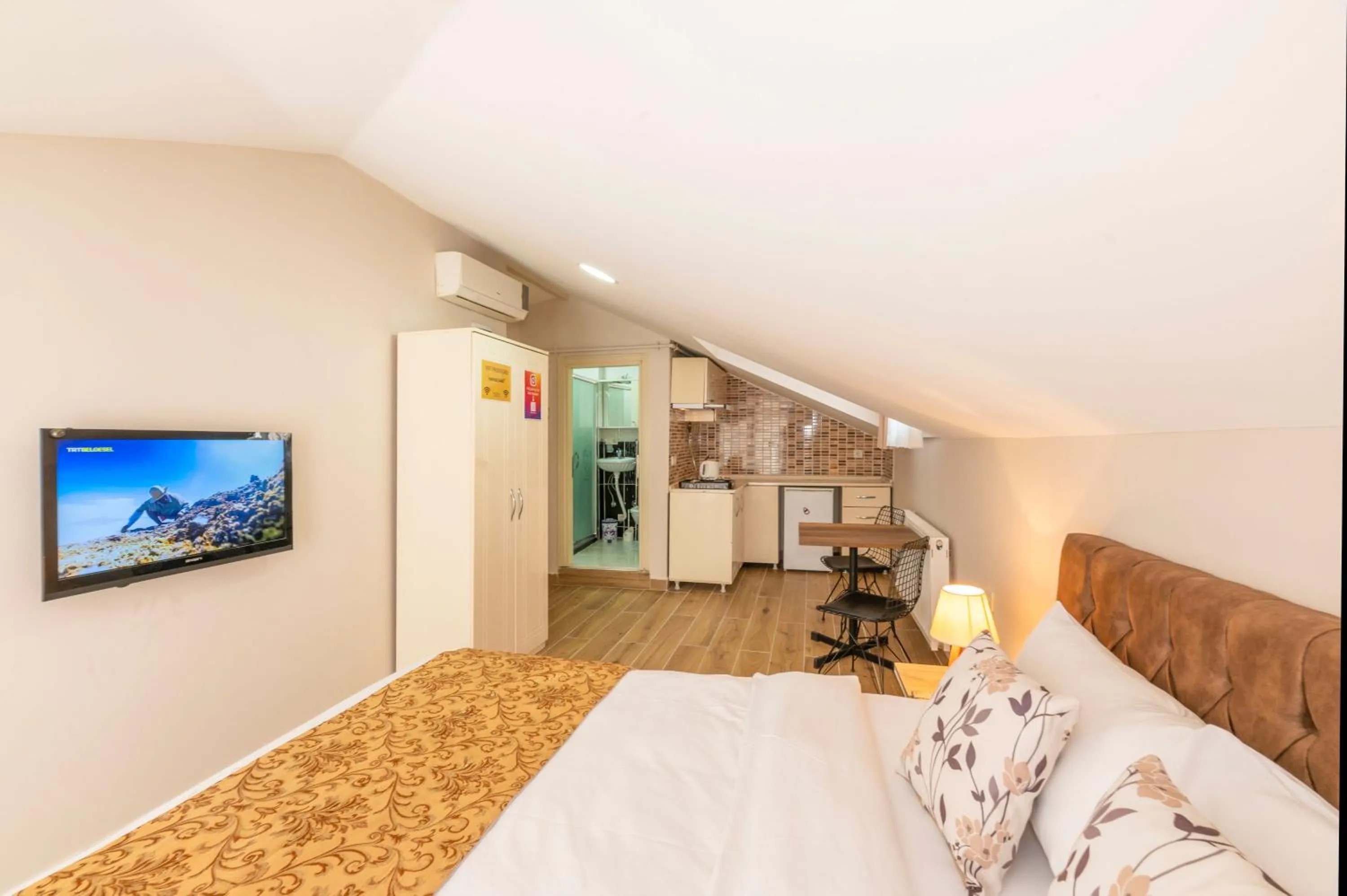 TV and multimedia, Bed in Marida Residence - Istanbul Taksim