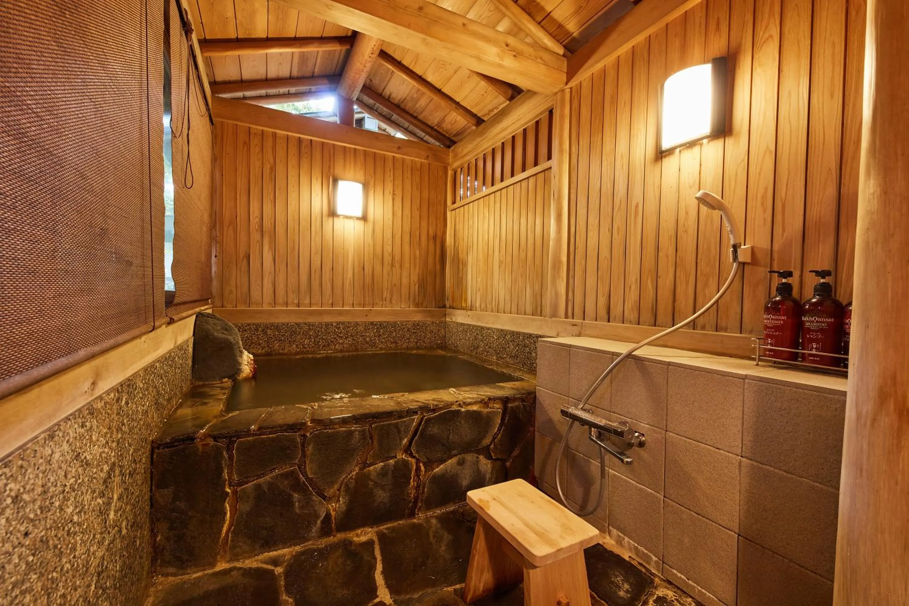 Hot Spring Bath in Hana No Omotenashi Nanraku