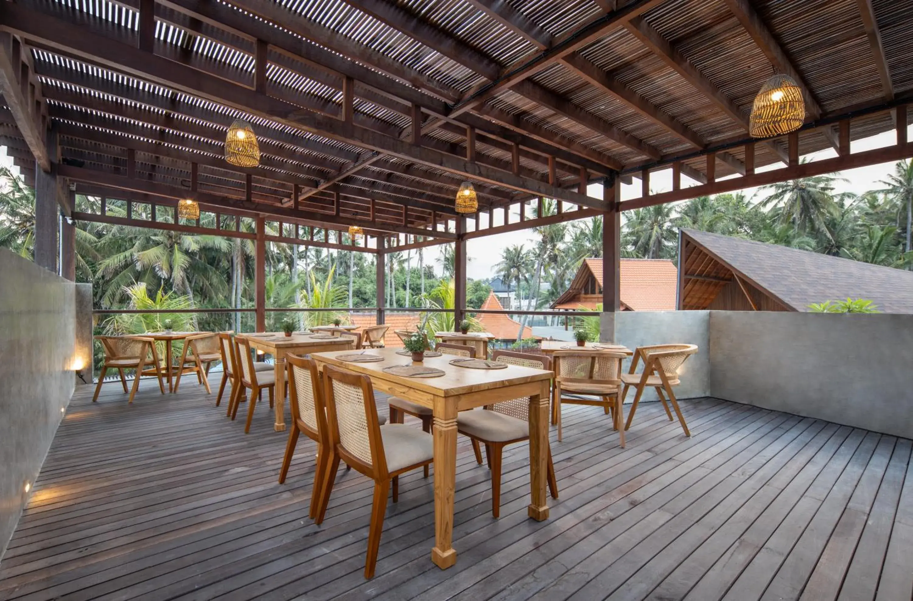 Restaurant/places to eat in Agrapana Beach Villa Restaurant/places to eat in Agrapana Beach Villa