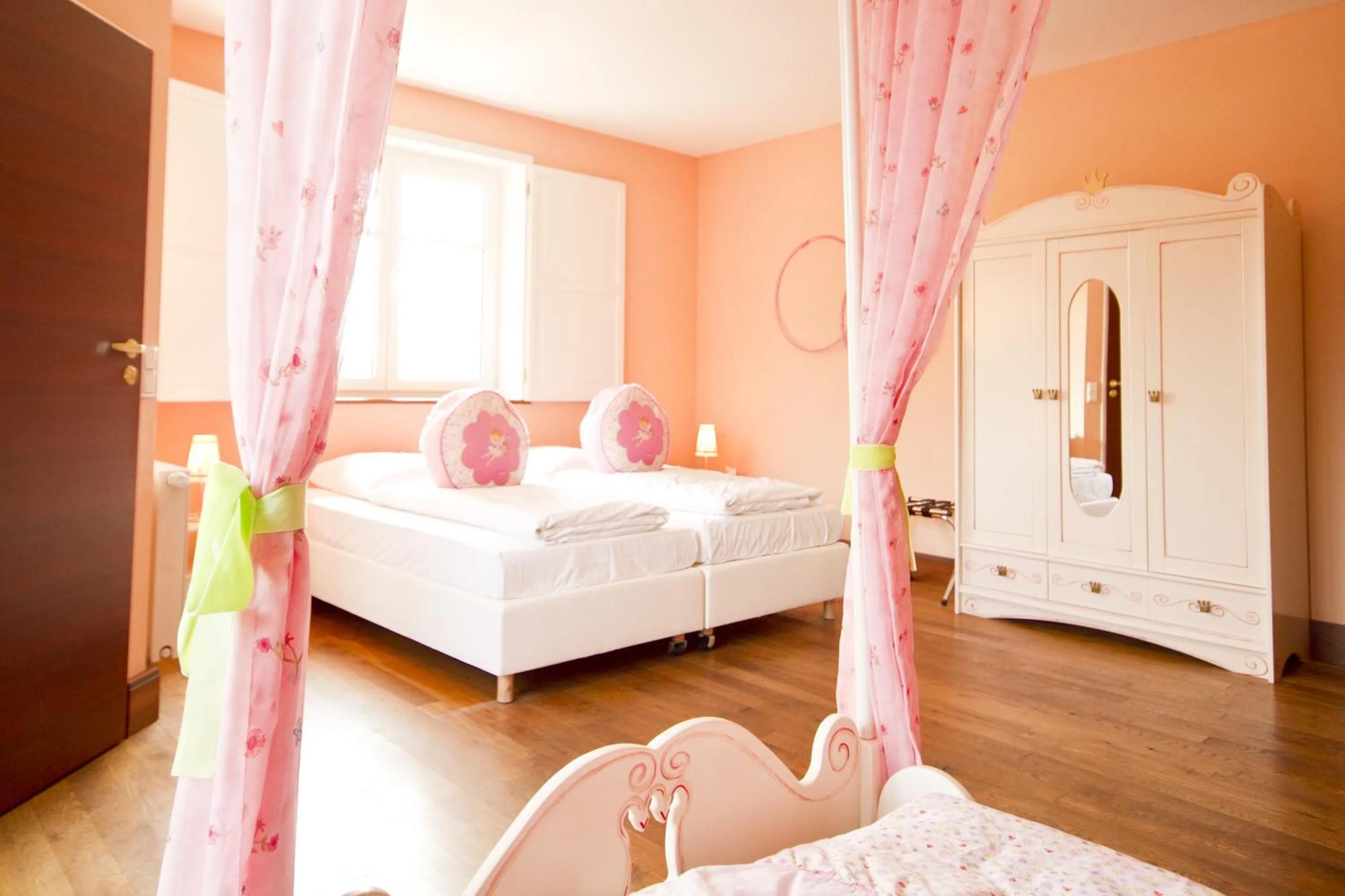 Photo of the whole room, Bed in Landhotel Beverland bei Münster