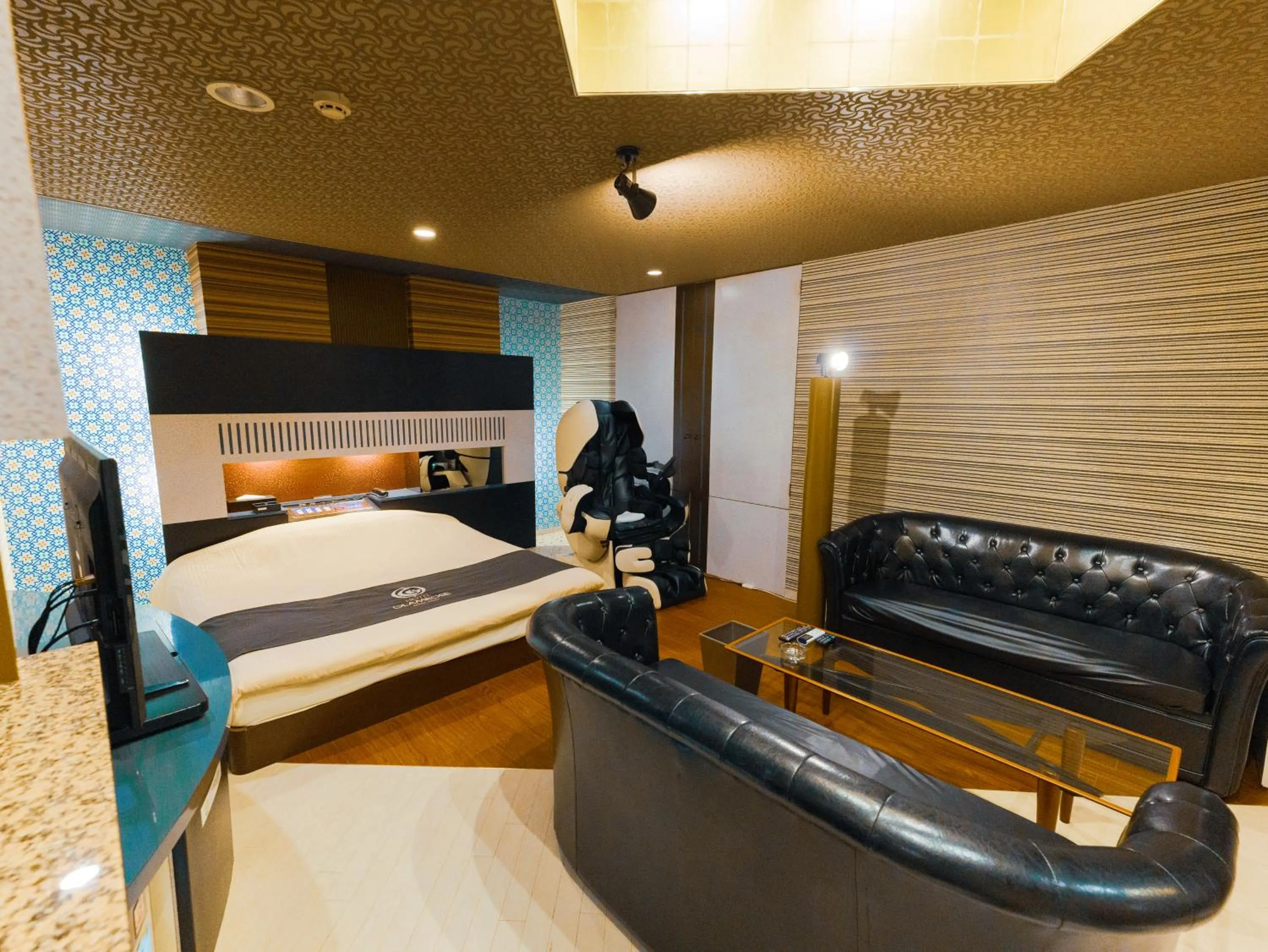 Bed in GLAMROSE -Adult Only Motel-