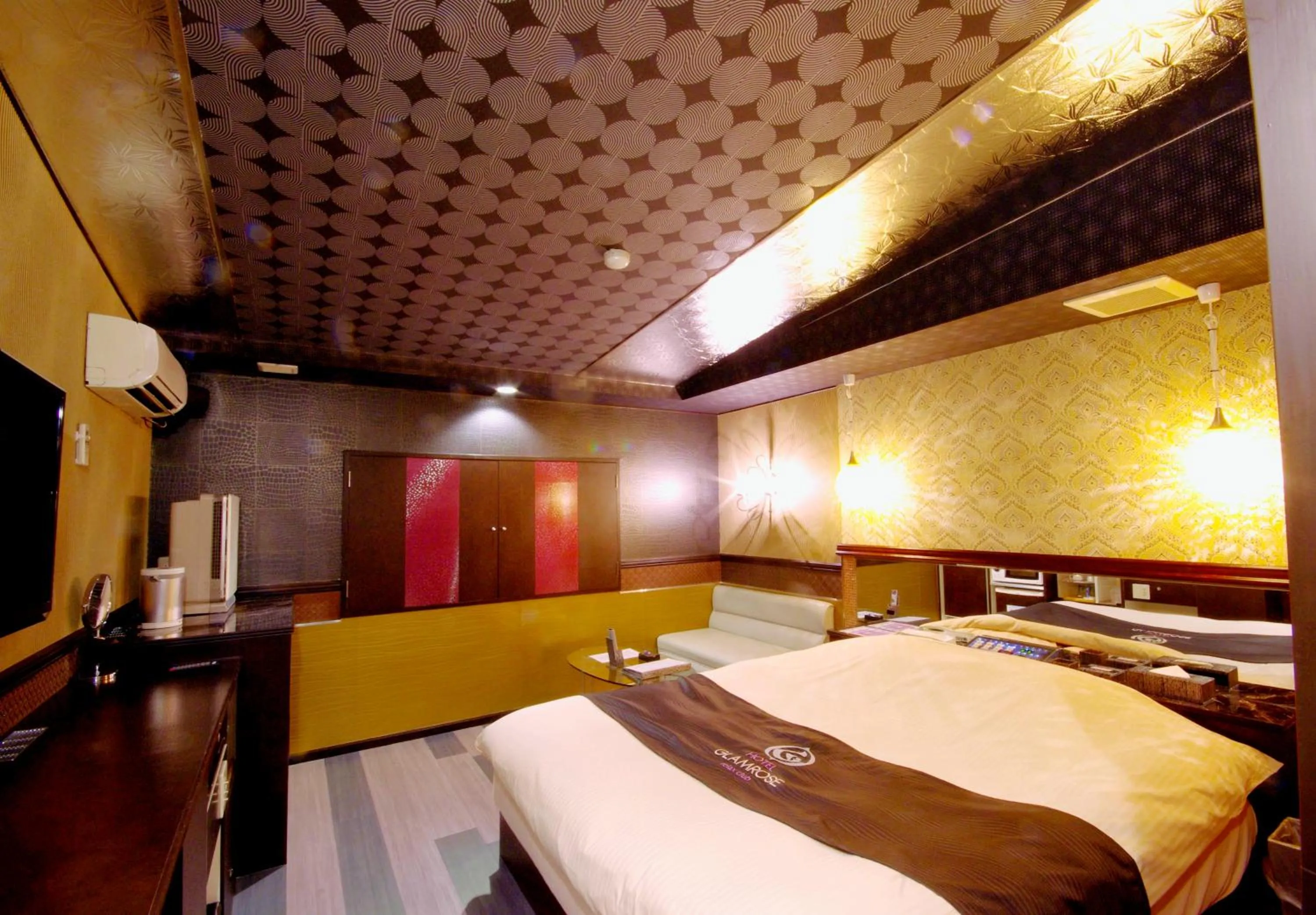 Bed in GLAMROSE -Adult Only Motel-