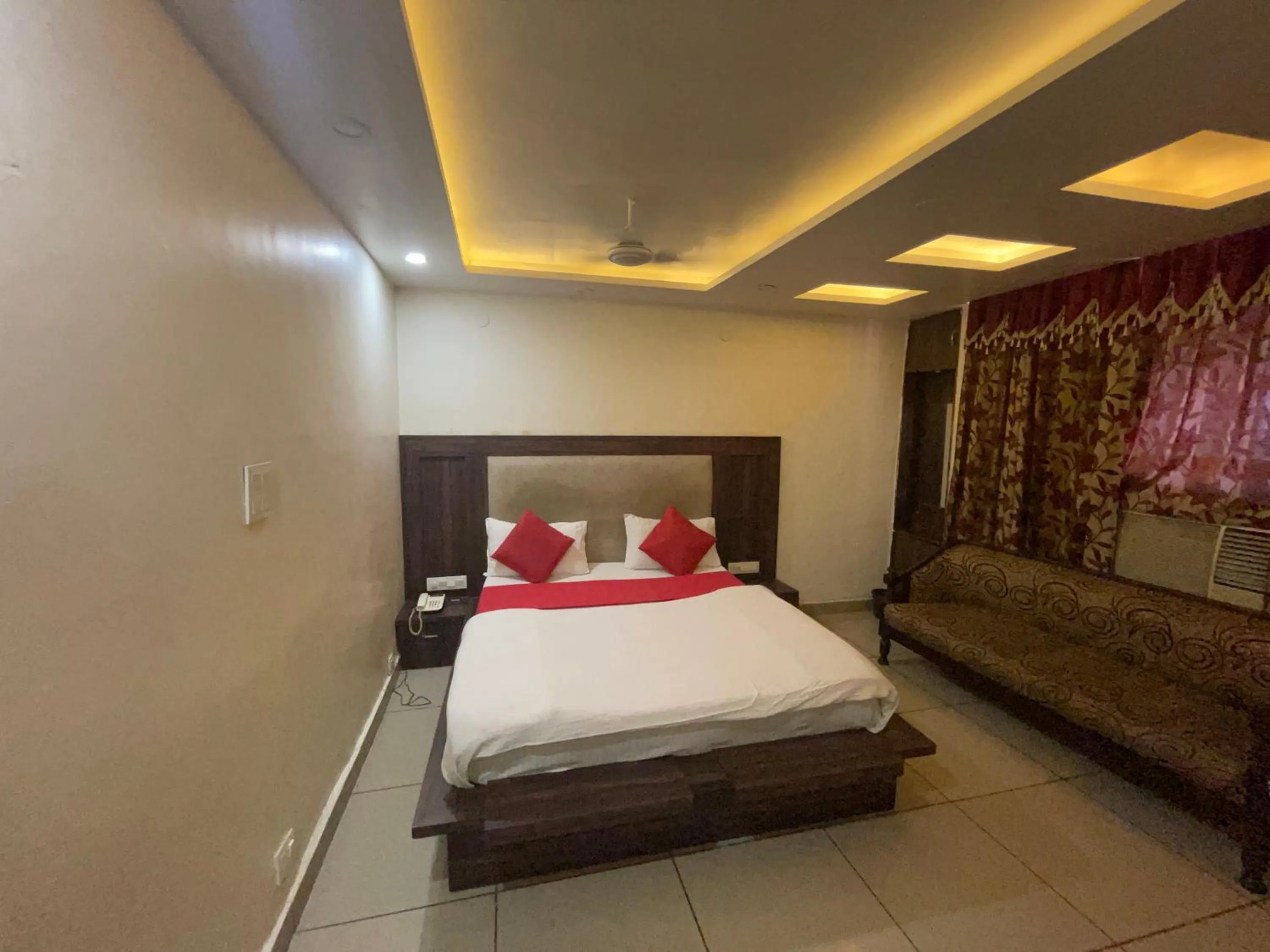 Property building in Hotel Himgiri