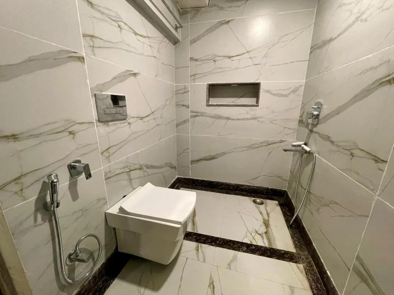 Bathroom in Hotel Himgiri
