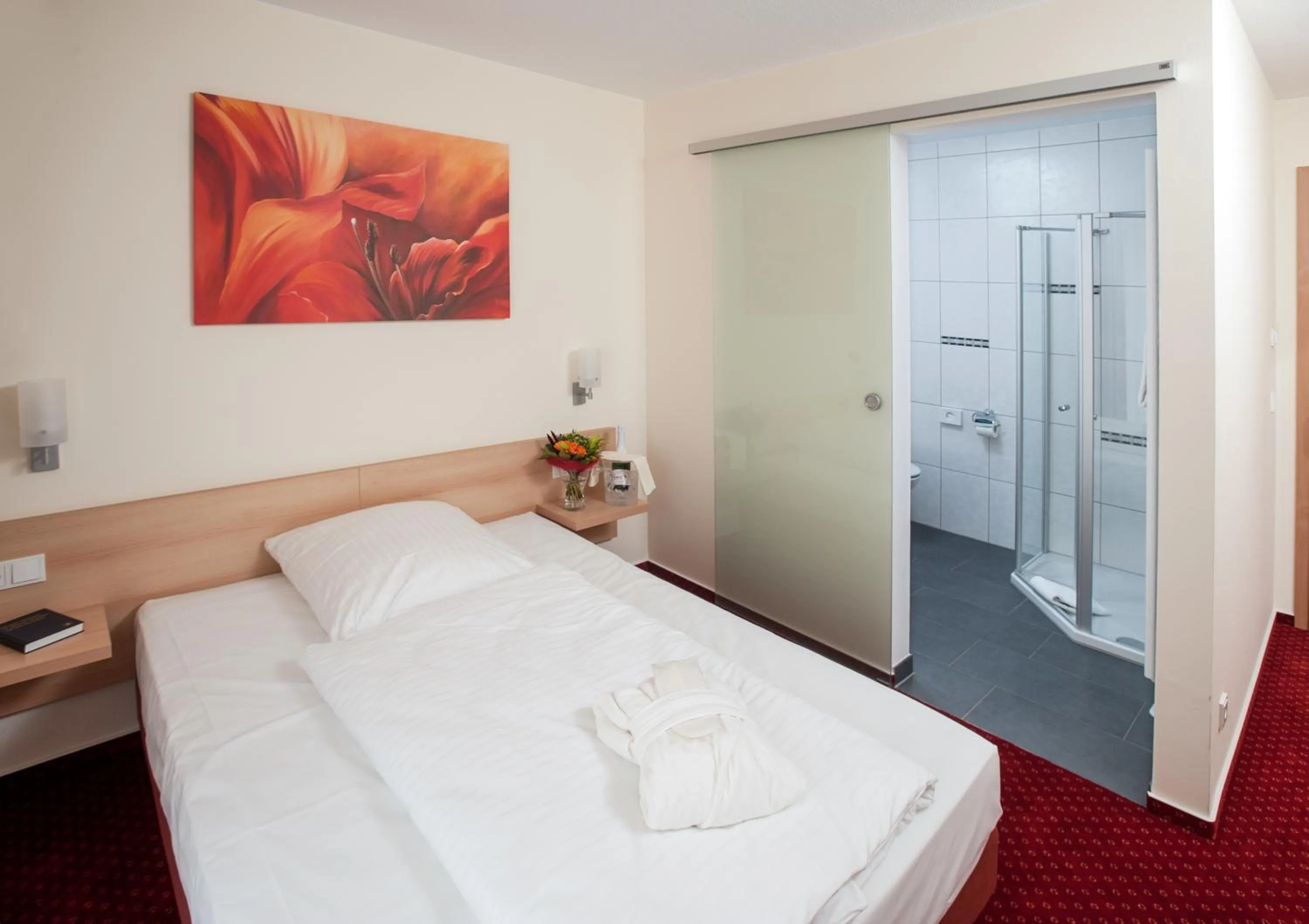 Photo of the whole room, Bed in Johanniterhotel