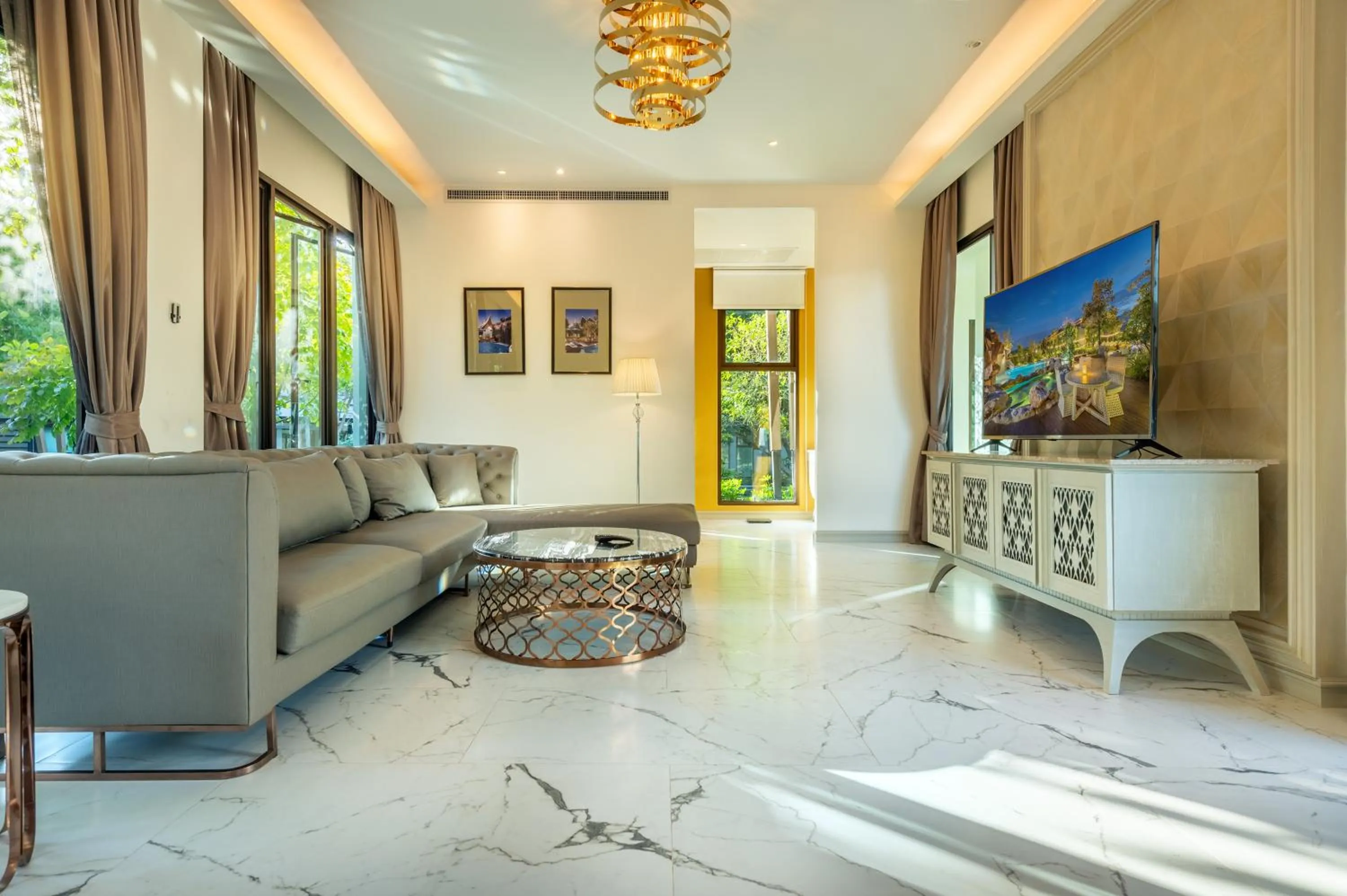 Living room in Phukalini Luxury Pool Villa & Onsen