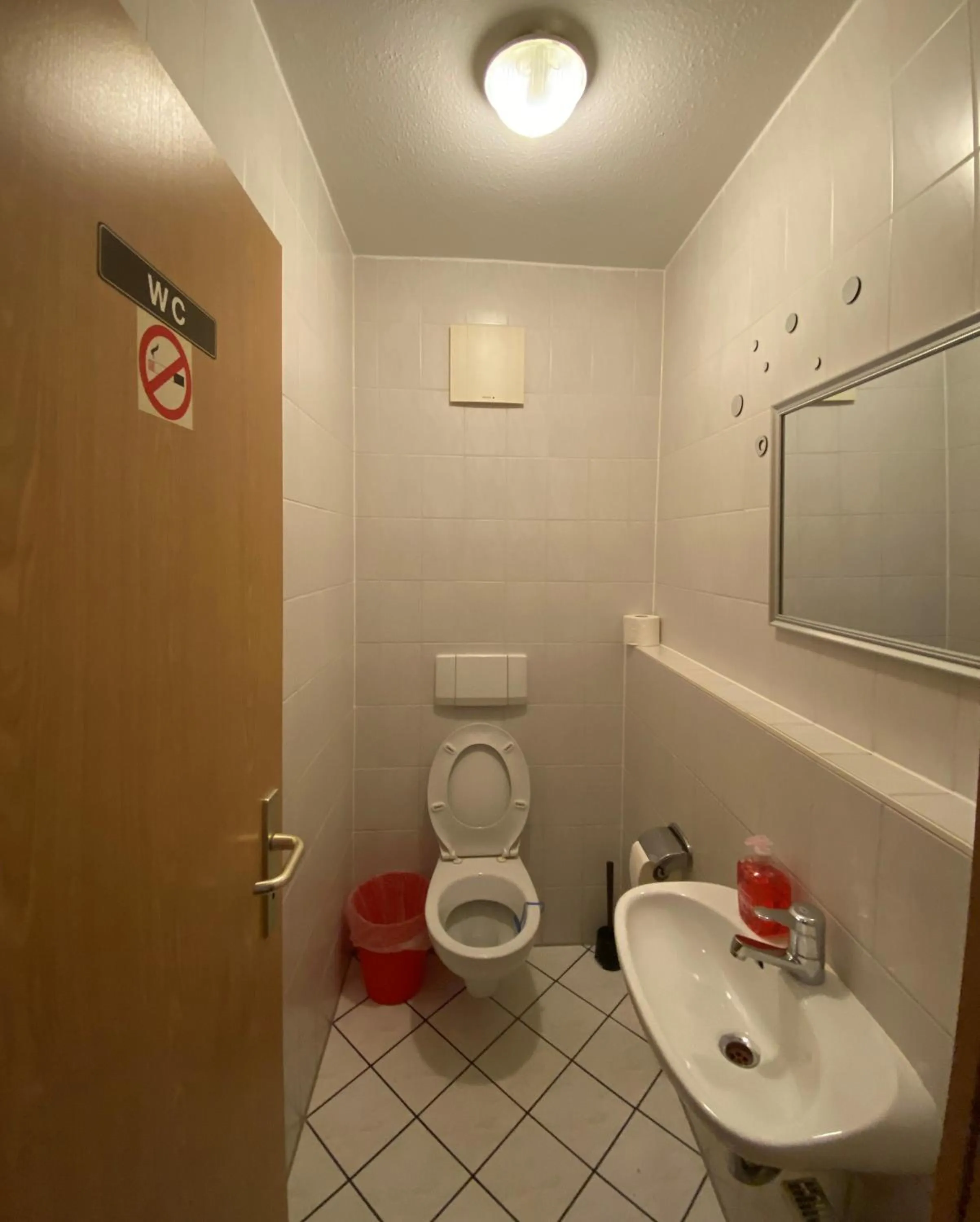 Toilet in Hostel Nürnberg