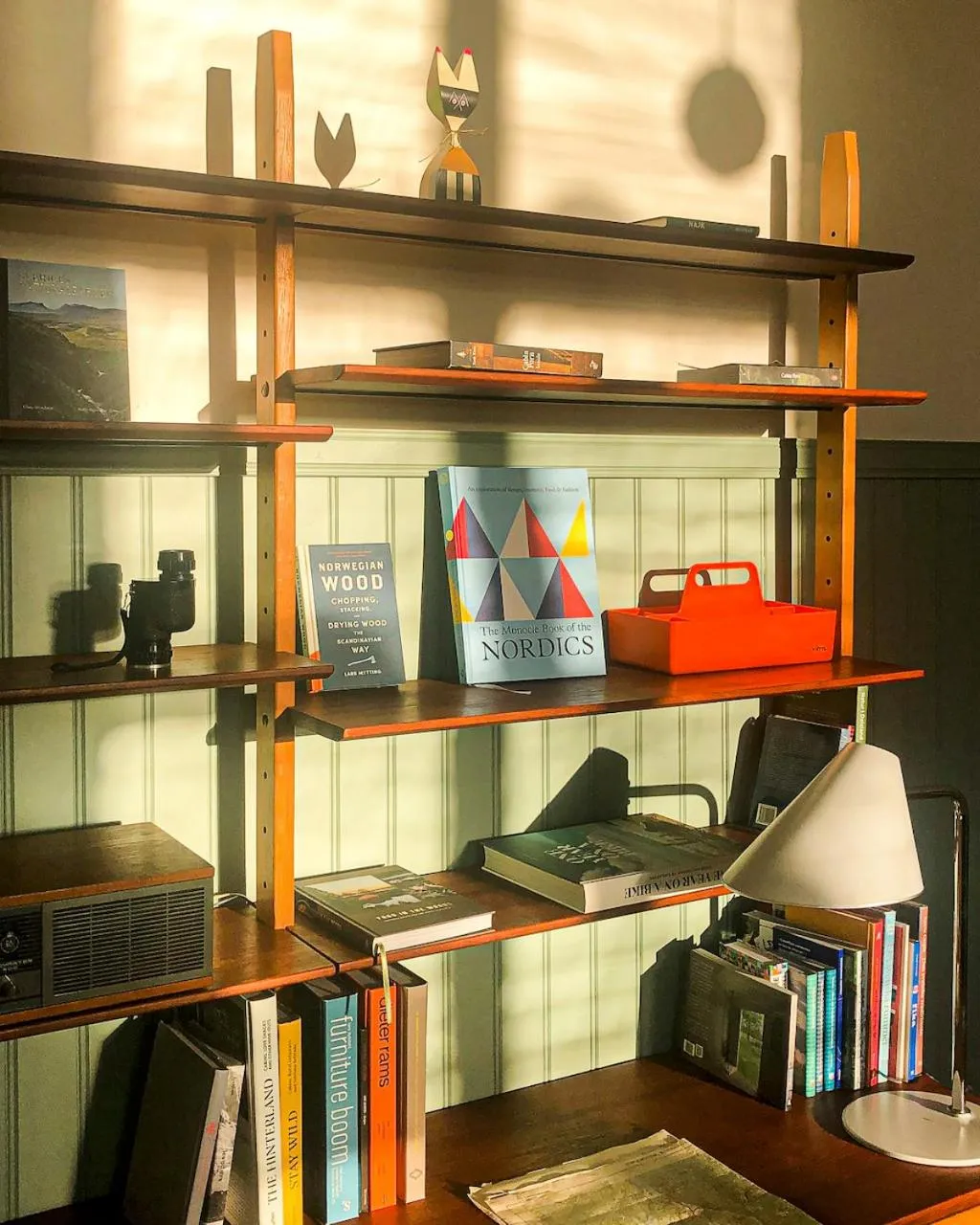 Communal lounge/ TV room in Nordic Refuge B&B