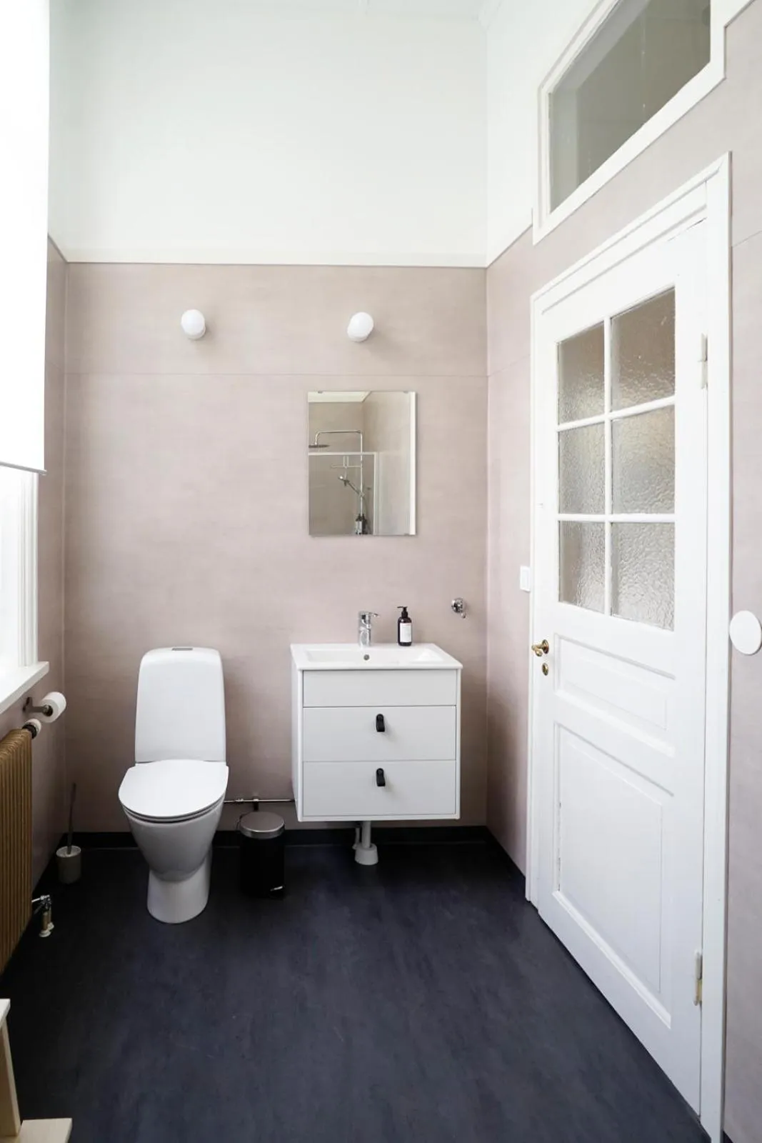 Bathroom in Nordic Refuge B&B