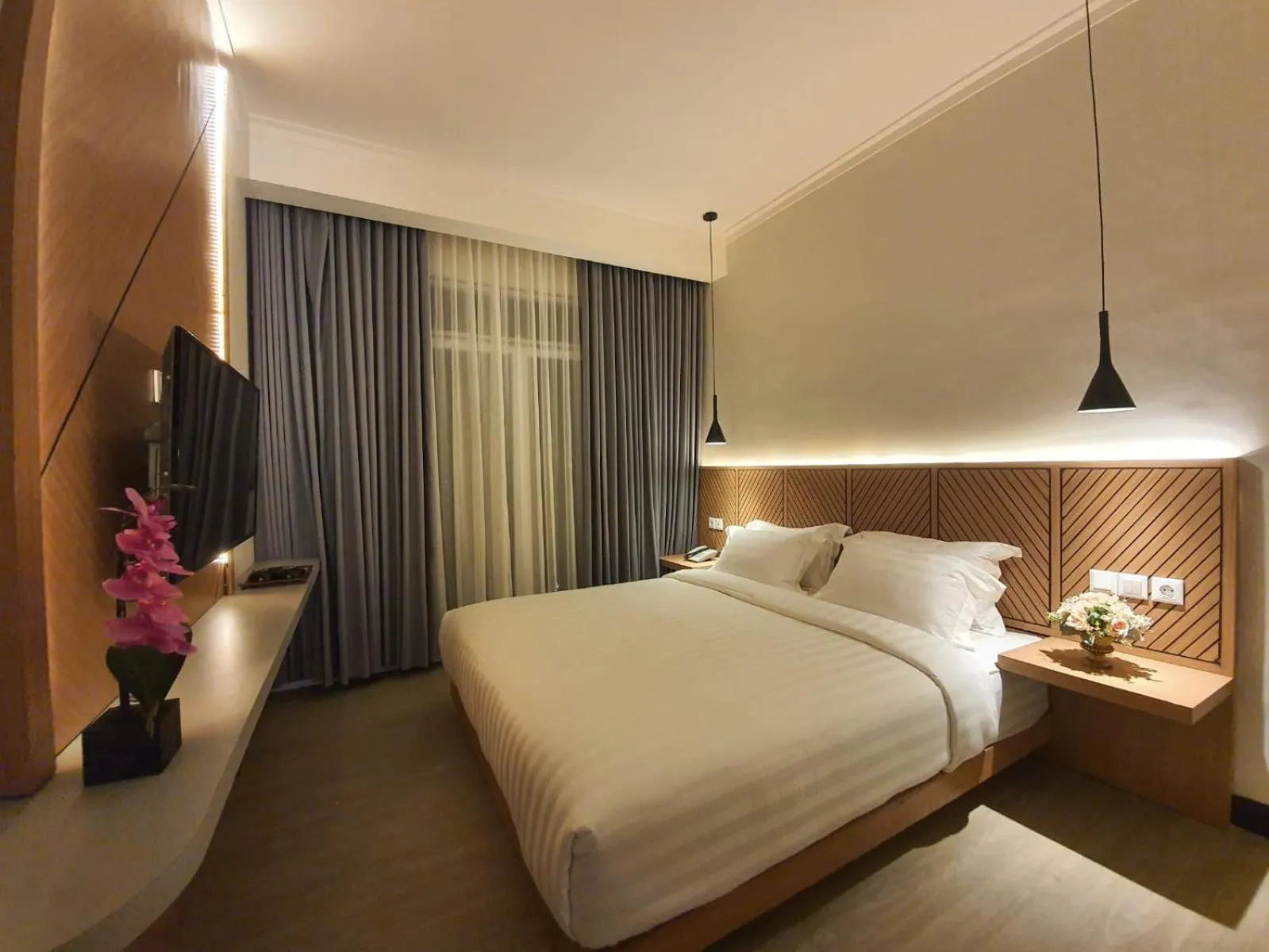 Bed in Muara Hotel Bukittinggi