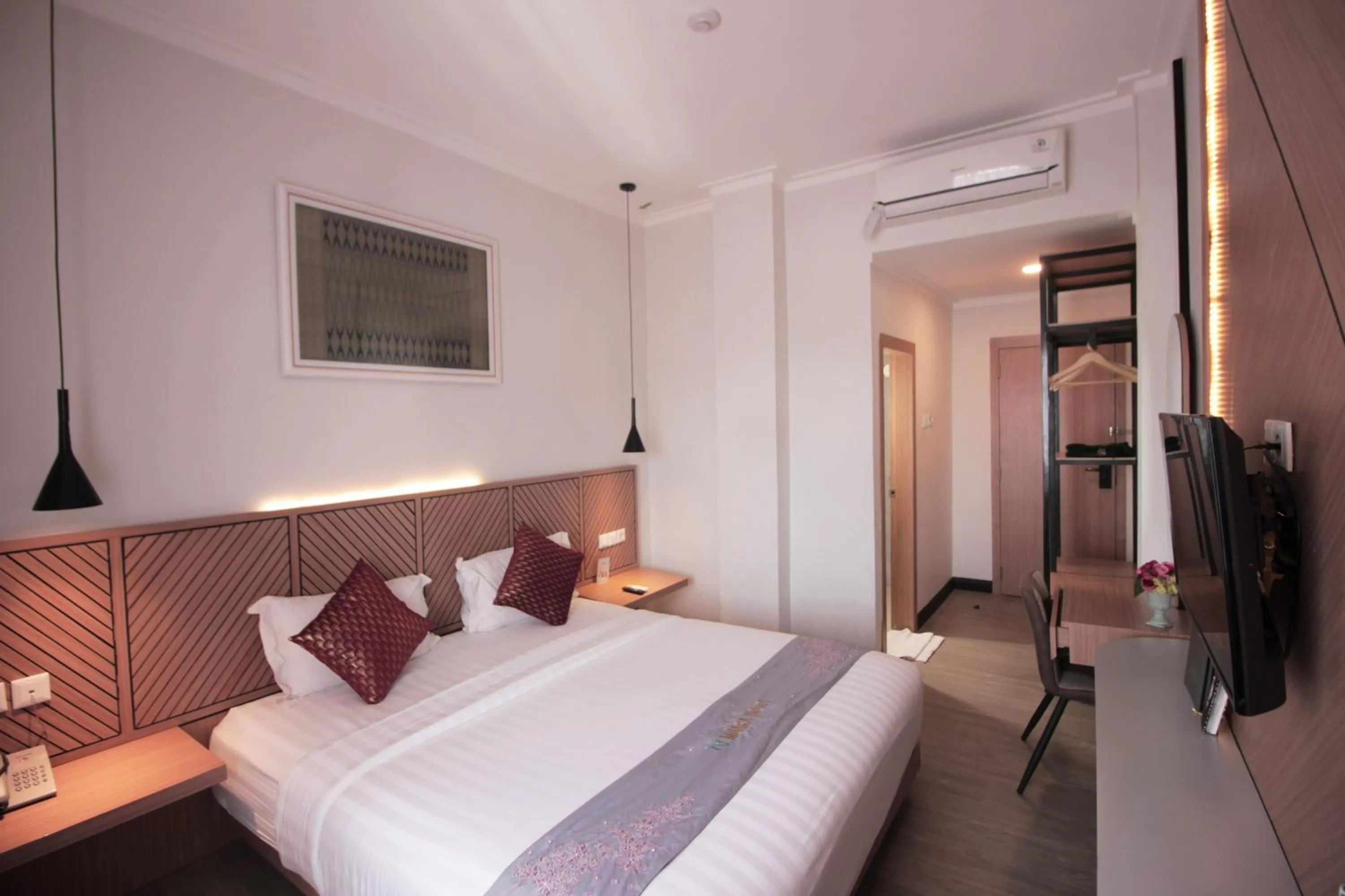 Bed in Muara Hotel Bukittinggi