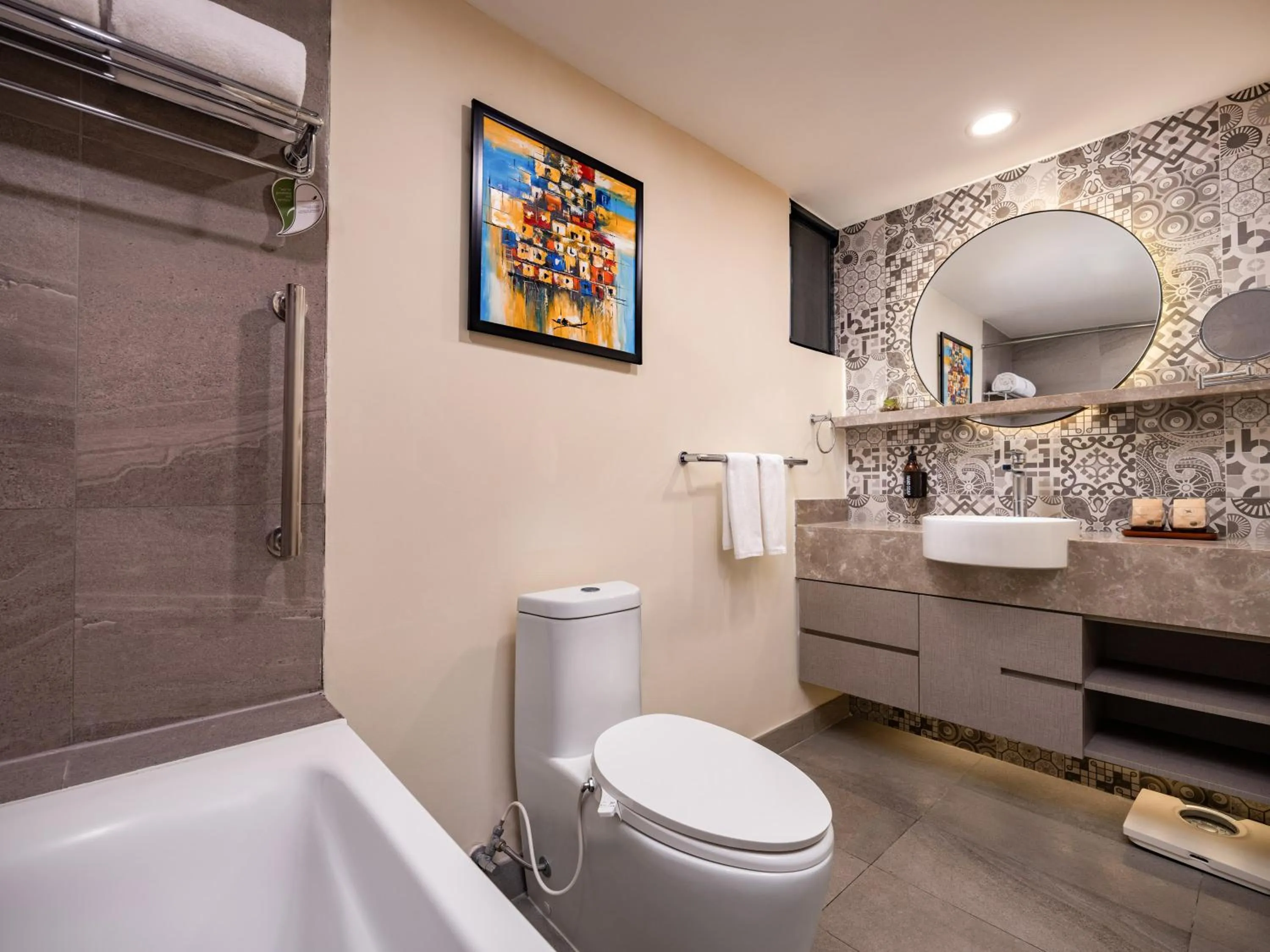 Bath in Somerset Grand Hanoi