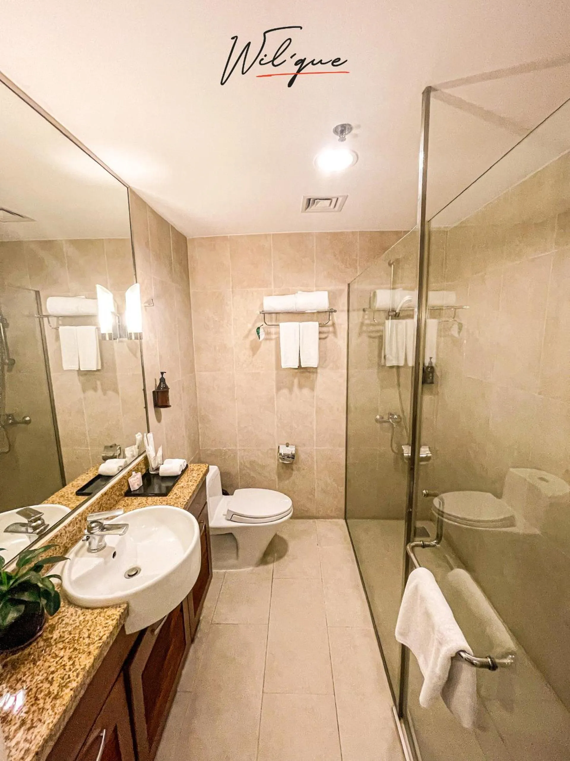 Toilet in Wil'que Westlake Hotel & Residences