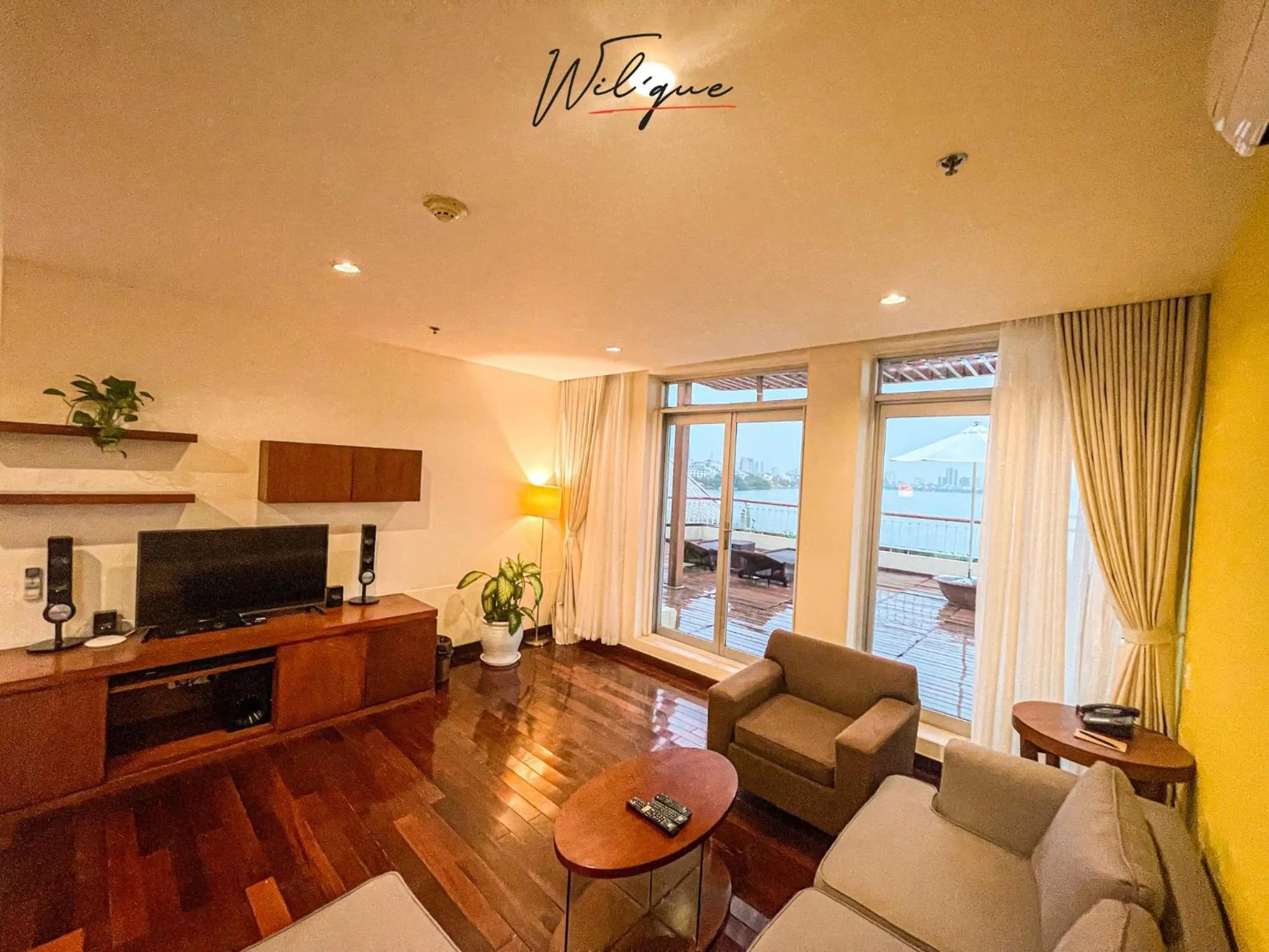 TV and multimedia in Wil'que Westlake Hotel & Residences